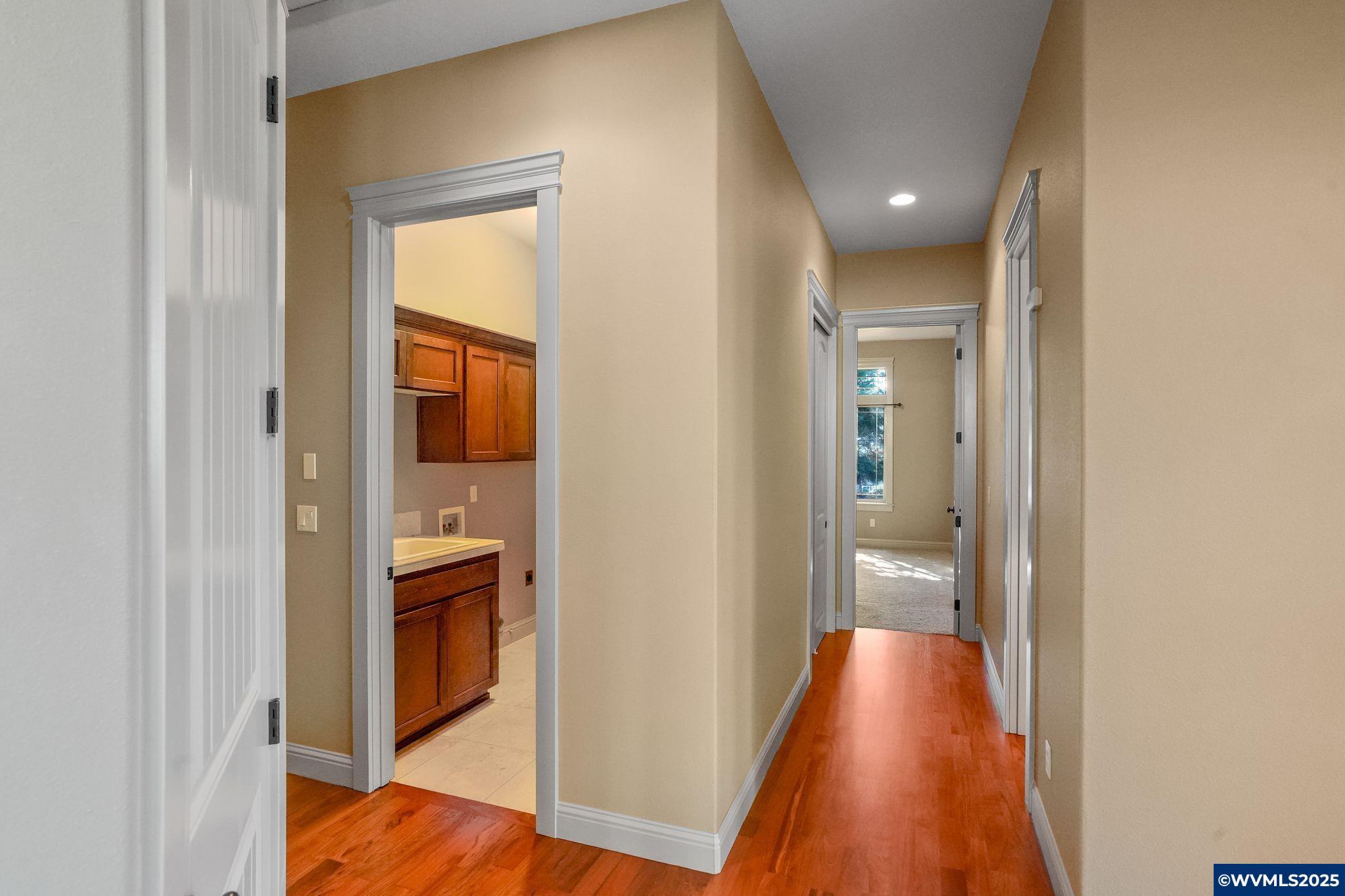 Salem, Oregon, 97306, United States, 4 Bedrooms Bedrooms, ,3 BathroomsBathrooms,Residential,For Sale,1906956