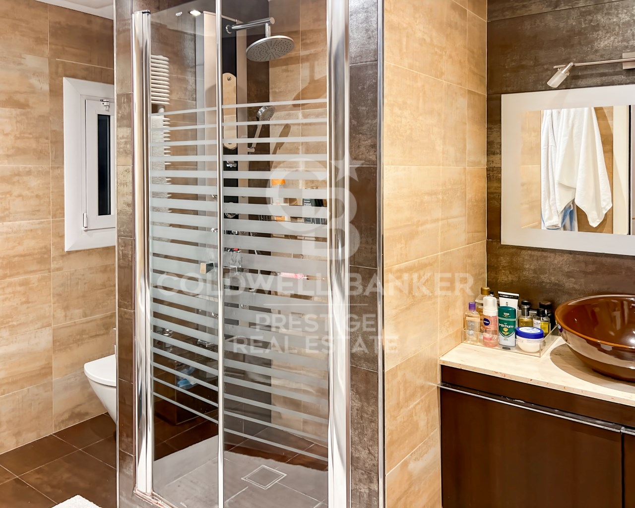 Barcelona, Catalonia, ES, 4 Bedrooms Bedrooms, ,4 BathroomsBathrooms,Residential,For Sale,1906834