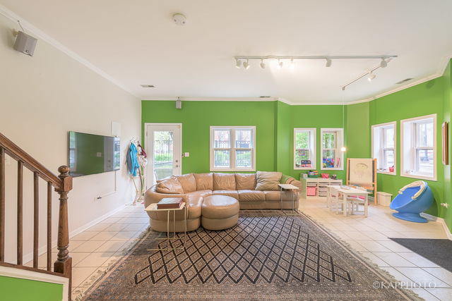 310 E 18th St, Chicago, Illinois, 60616, United States, 3 Bedrooms Bedrooms, ,4 BathroomsBathrooms,Residential,For Sale,310 E 18th St,1010356