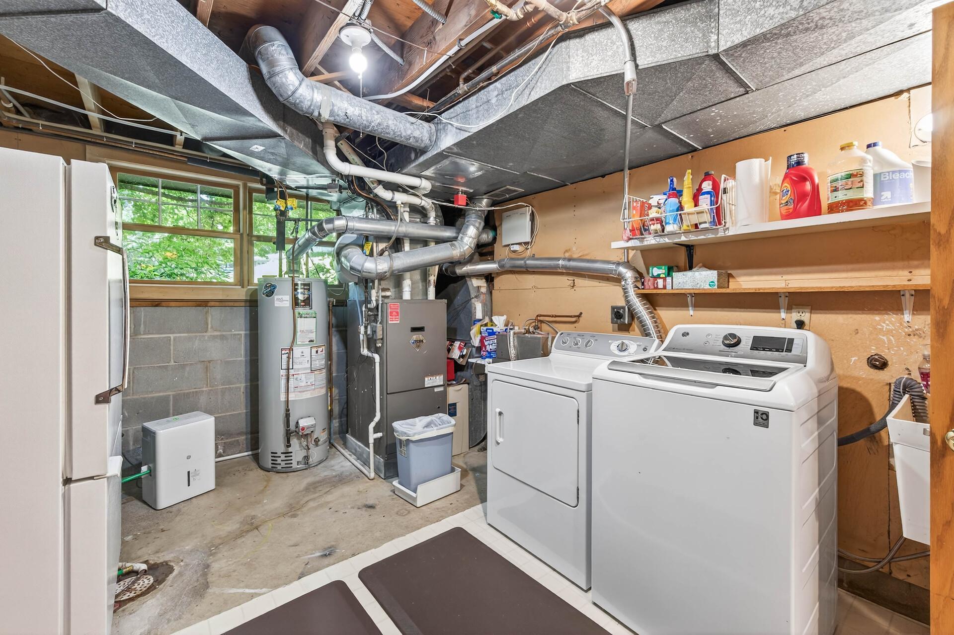 Minnetonka, Minnesota, 55345, United States, 5 Bedrooms Bedrooms, ,2 BathroomsBathrooms,Residential,For Sale,1919862