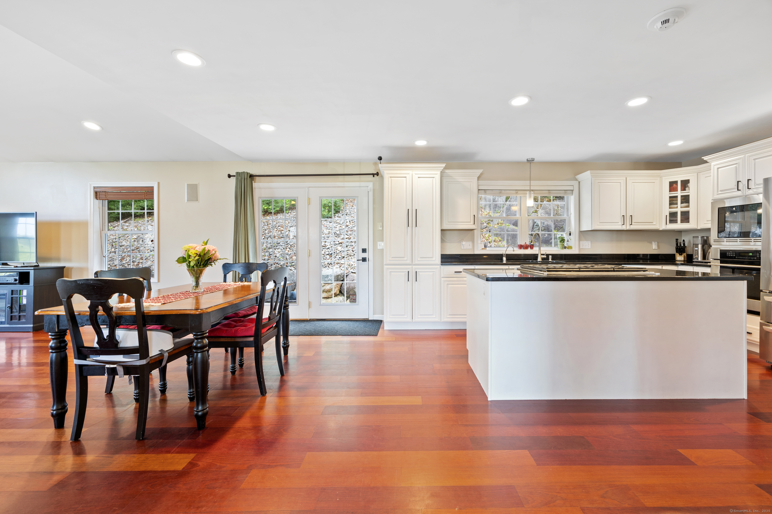 Naugatuck, Connecticut, 06770, United States, 4 Bedrooms Bedrooms, ,3 BathroomsBathrooms,Residential,For Sale,1938960