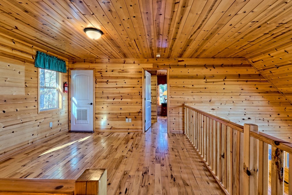 Young Harris, Georgia, 30582, United States, 4 Bedrooms Bedrooms, ,5 BathroomsBathrooms,Residential,For Sale,1987920