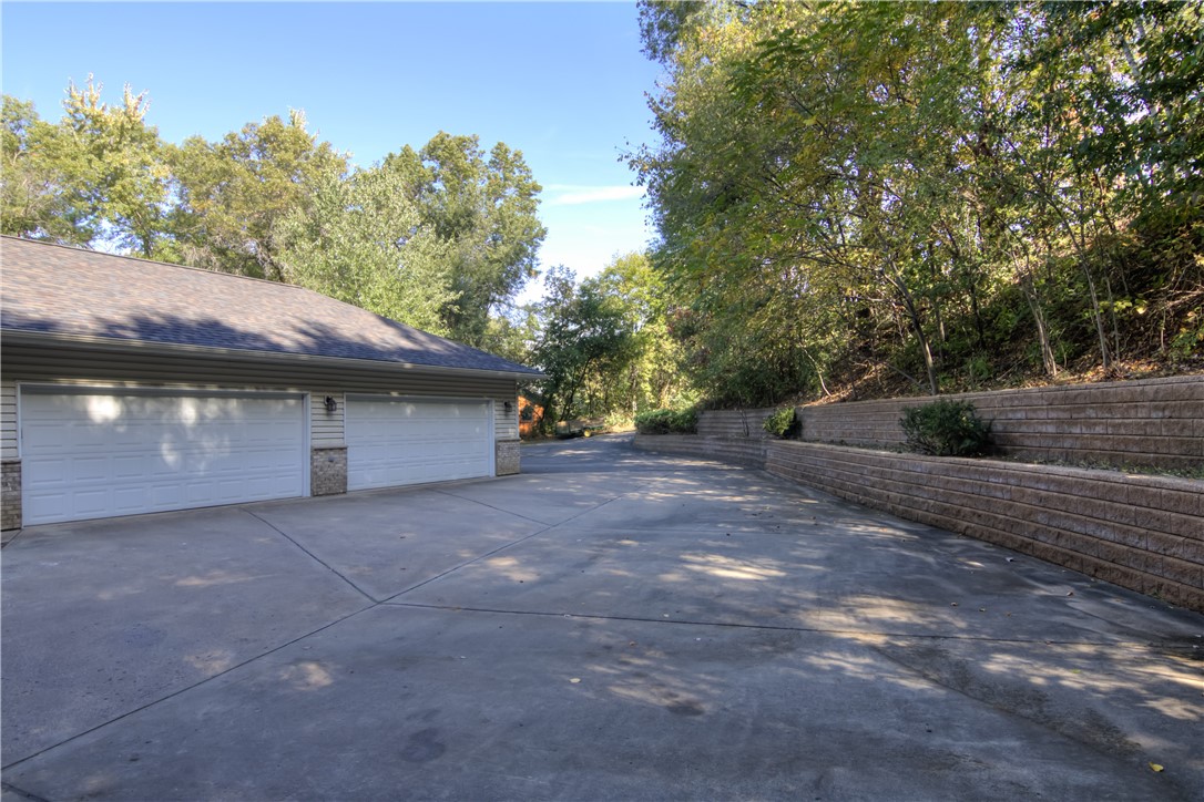 Eau Claire, Wisconsin, 54703, United States, 4 Bedrooms Bedrooms, ,3 BathroomsBathrooms,Residential,For Sale,1992439