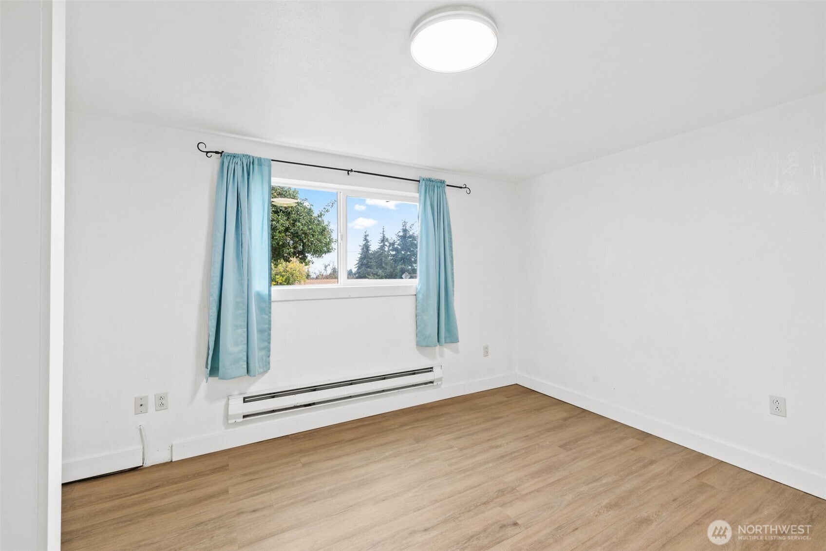 Port Angeles, Washington, 98362, United States, 3 Bedrooms Bedrooms, ,1 BathroomBathrooms,Residential,For Sale,1987084