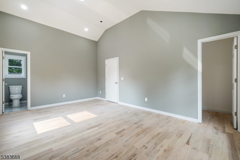Rahway City, New Jersey, 07065, United States, 4 Bedrooms Bedrooms, ,4 BathroomsBathrooms,Residential,For Sale,1942005