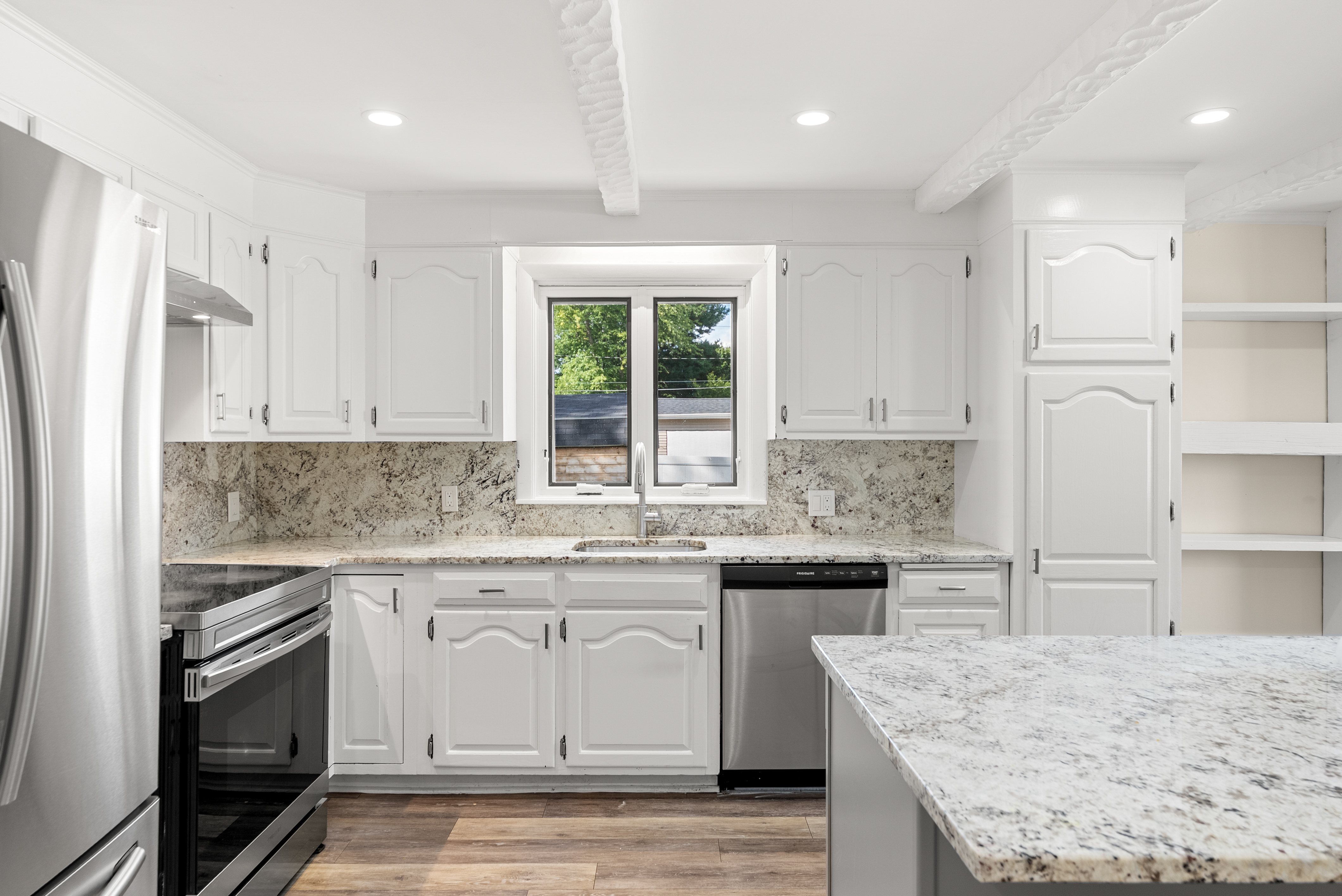  50 Main Street, Medway, MA, 02053 - 物件實景