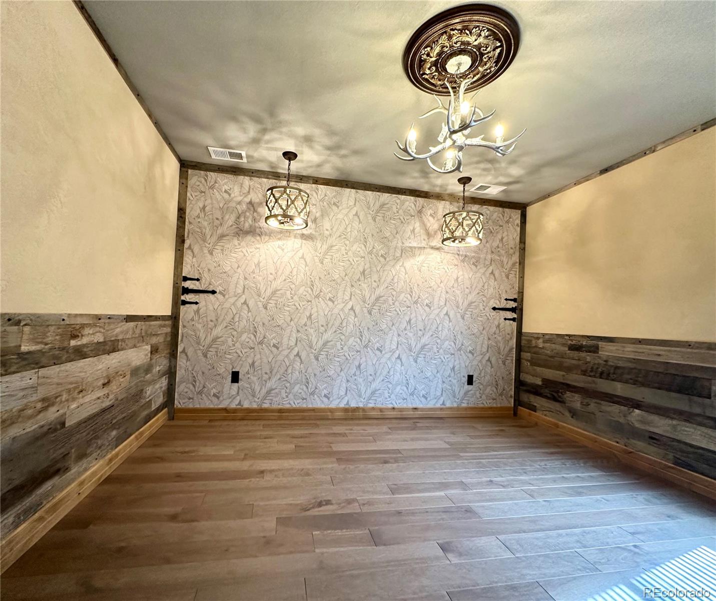 Poncha Springs, Colorado, 81242, United States, 5 Bedrooms Bedrooms, ,3 BathroomsBathrooms,Residential,For Sale,1921915