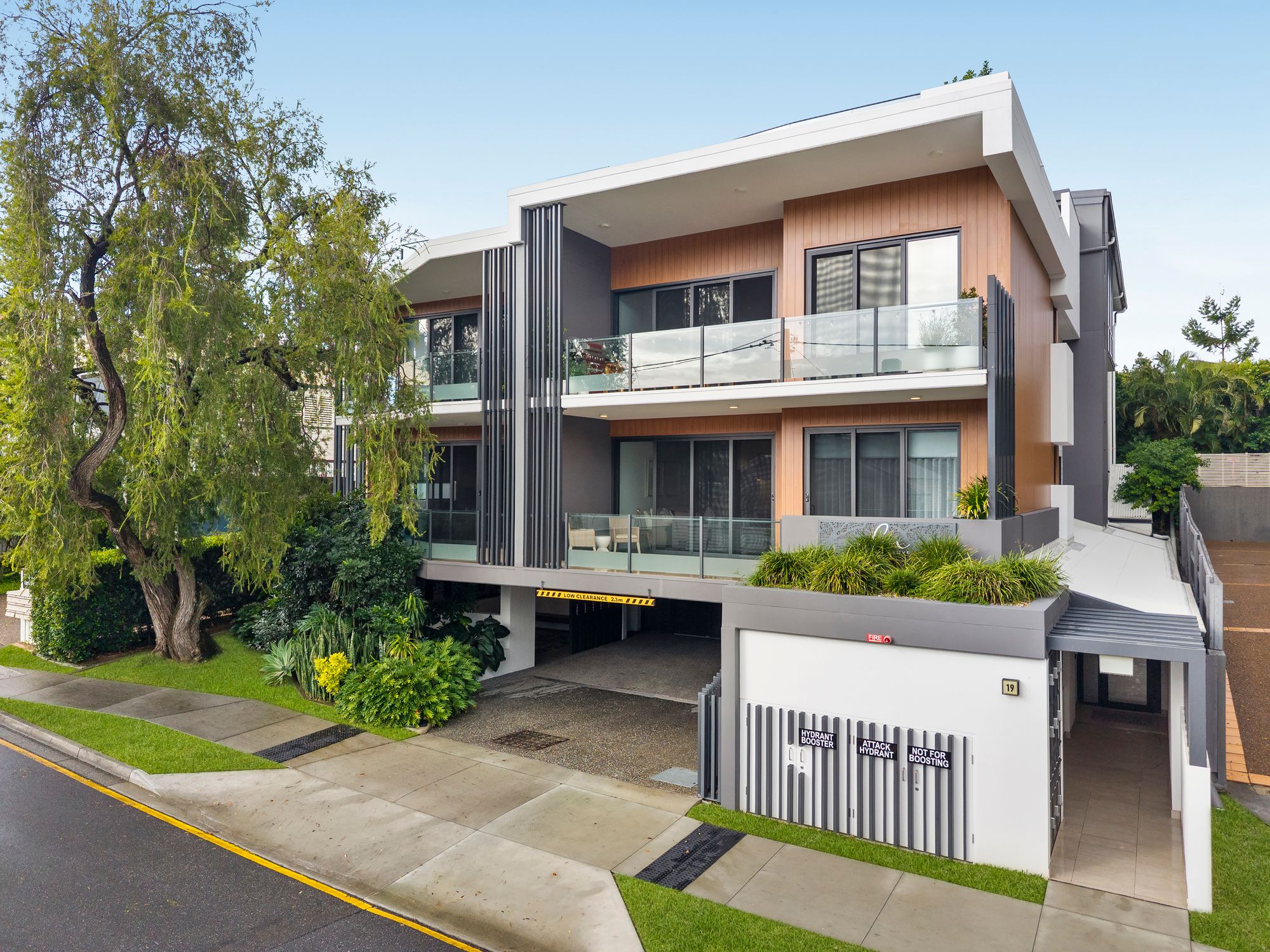  Rare Riverside Opportunity in Brisbane