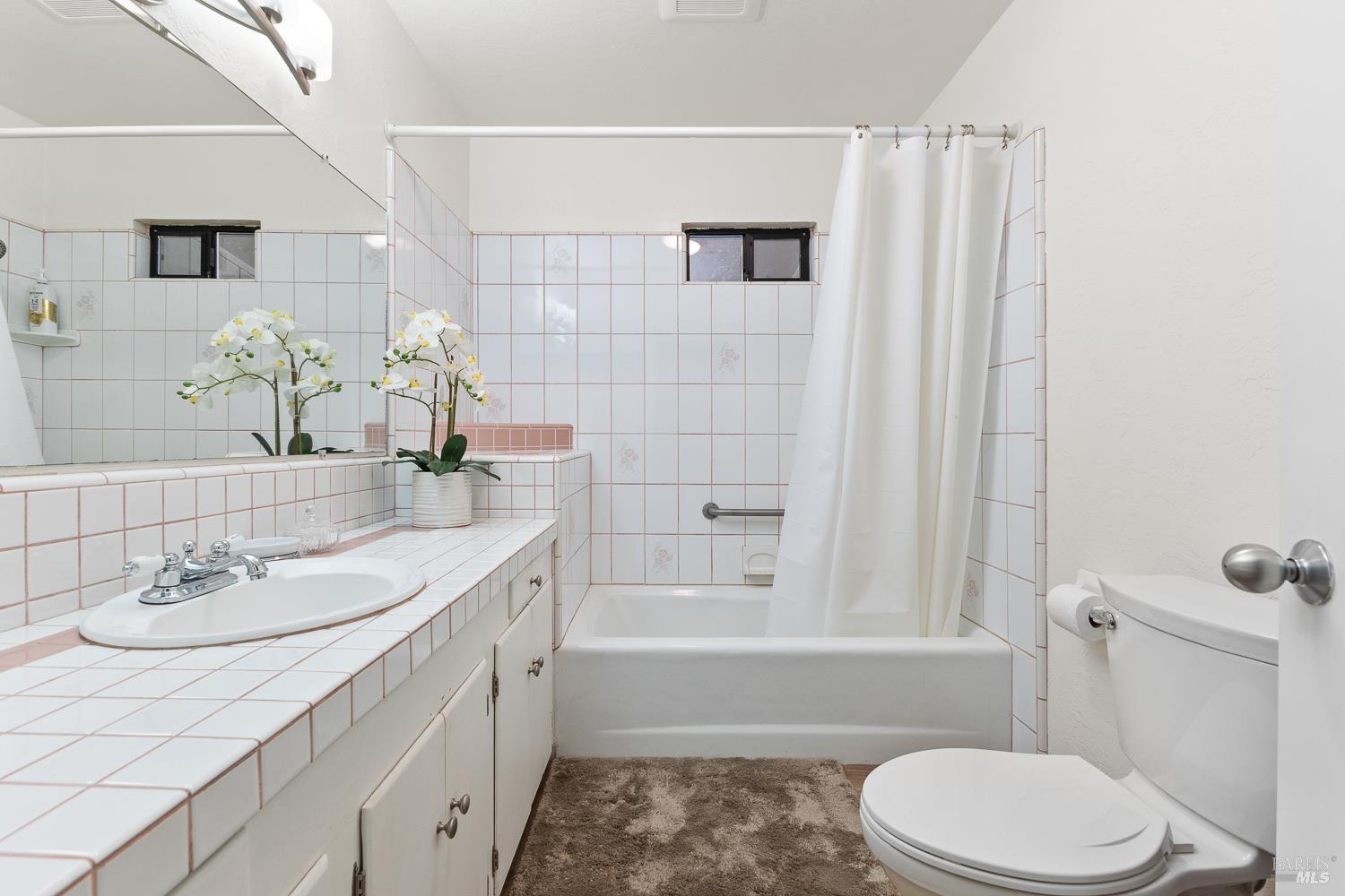Angwin, California, 94508, United States, 3 Bedrooms Bedrooms, ,2 BathroomsBathrooms,Residential,For Sale,1912688