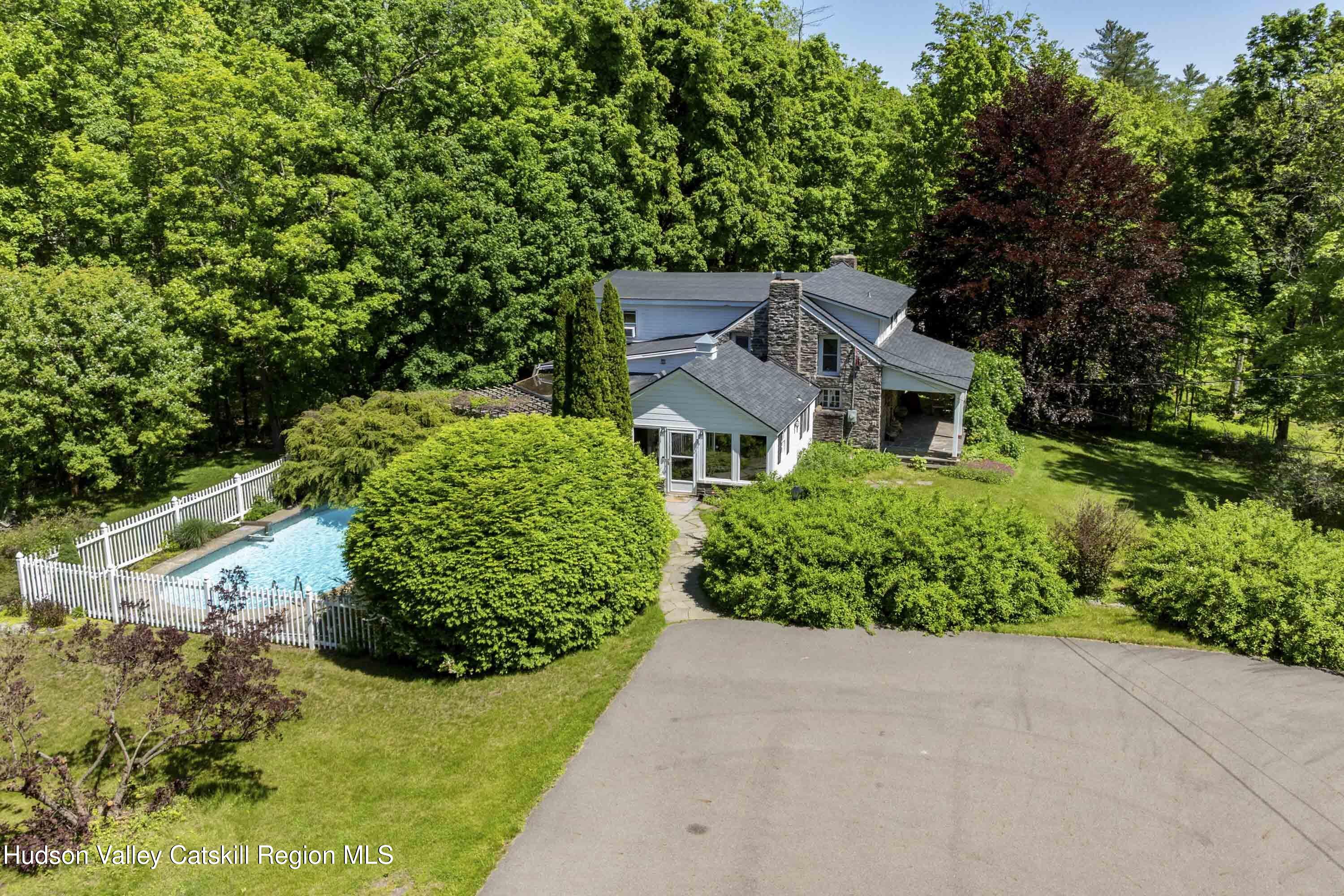 Saugerties, New York, 12477, United States, 2 Bedrooms Bedrooms, ,2 BathroomsBathrooms,Residential,For Sale,1827132