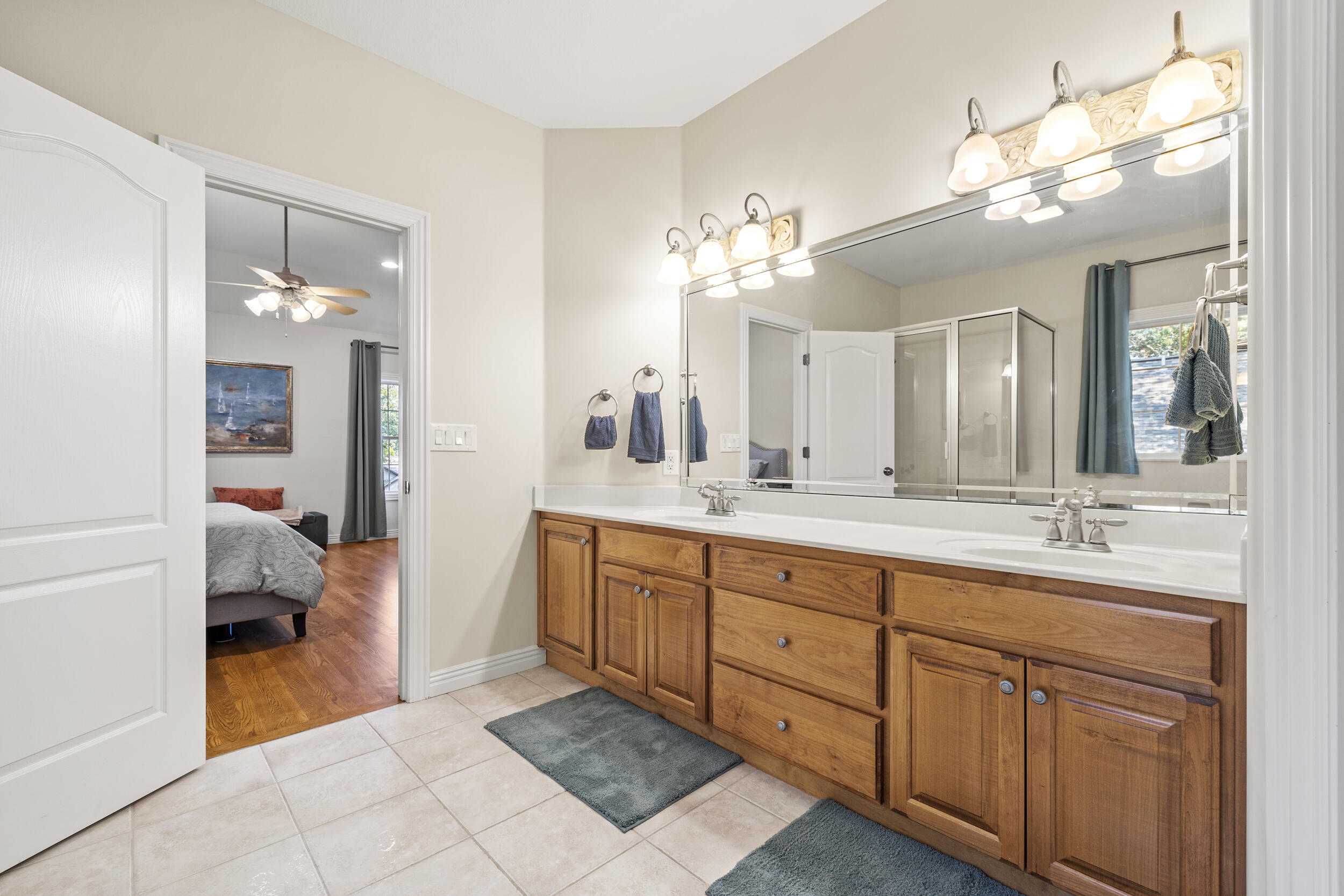 Kimberling City, Missouri, 65686, United States, 5 Bedrooms Bedrooms, ,4 BathroomsBathrooms,Residential,For Sale,1883483