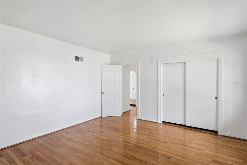 Sarasota, Florida, 34243, United States, 2 Bedrooms Bedrooms, ,2 BathroomsBathrooms,Residential,For Sale,1989484