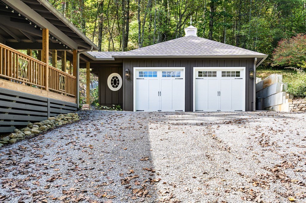 Murphy, North Carolina, 28906, United States, 3 Bedrooms Bedrooms, ,3 BathroomsBathrooms,Residential,For Sale,1982645