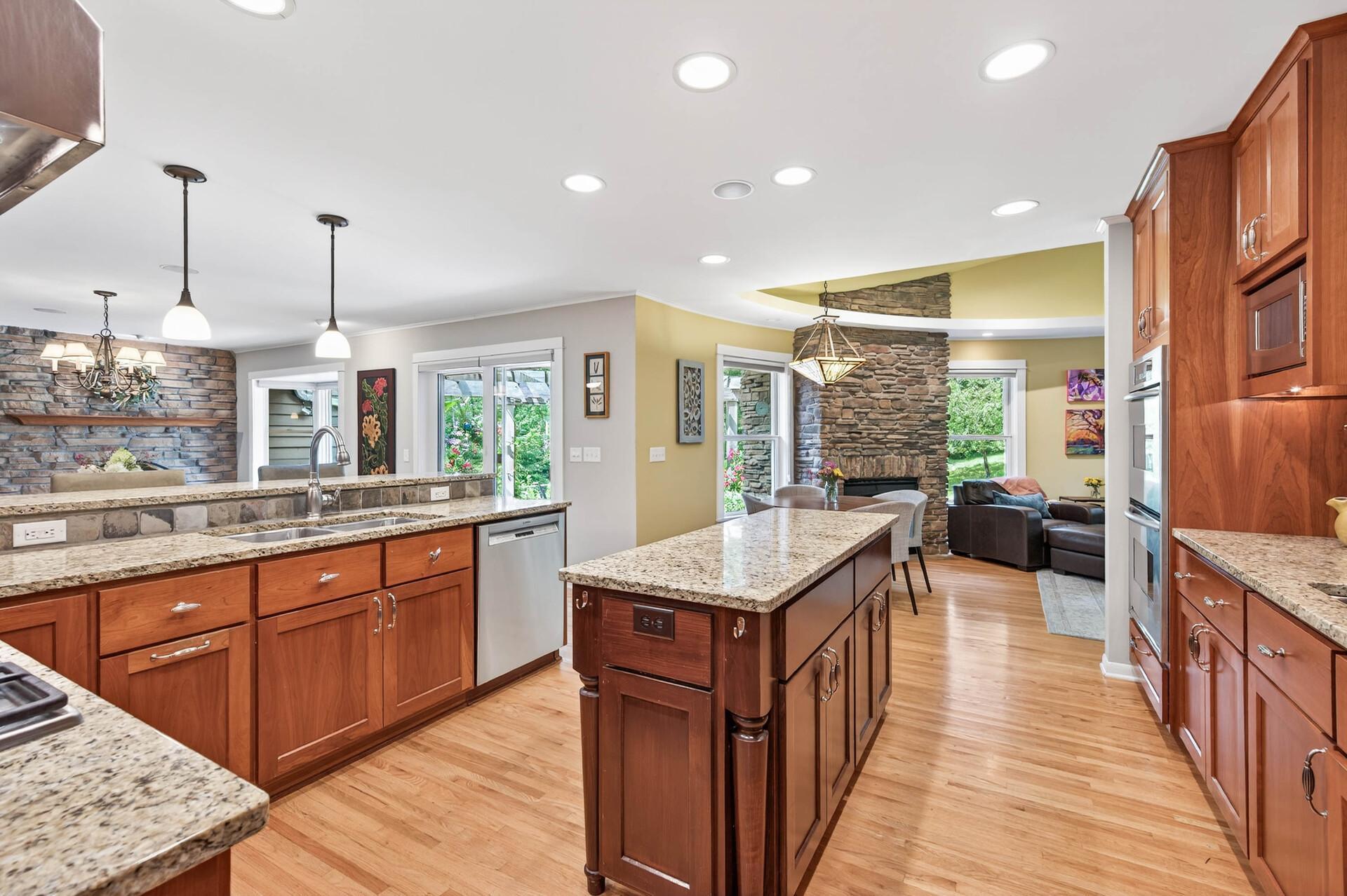 Minnetonka, Minnesota, 55345, United States, 5 Bedrooms Bedrooms, ,2 BathroomsBathrooms,Residential,For Sale,1919862