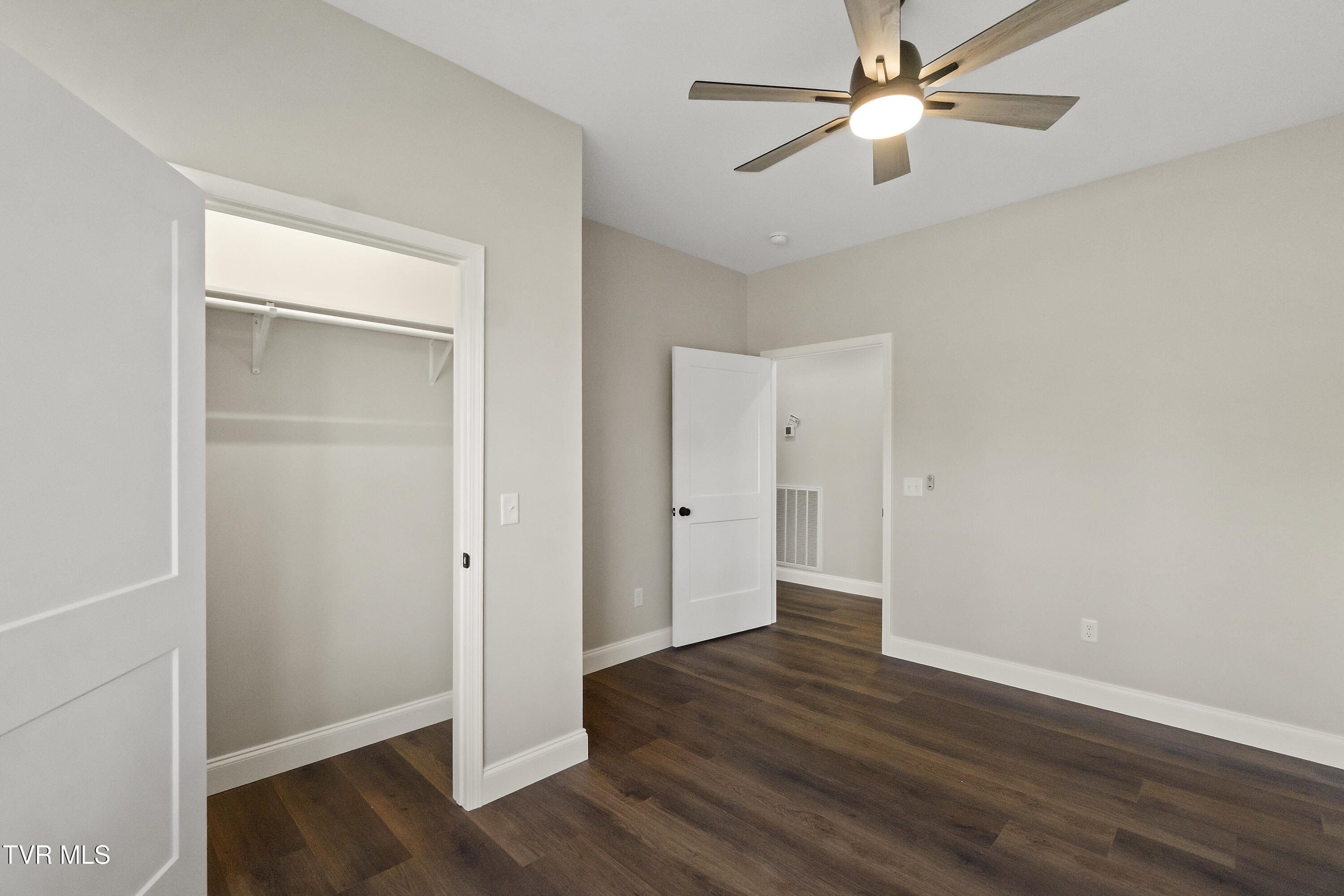 Greeneville, Tennessee, 37745, United States, 3 Bedrooms Bedrooms, ,2 BathroomsBathrooms,Residential,For Sale,1935533