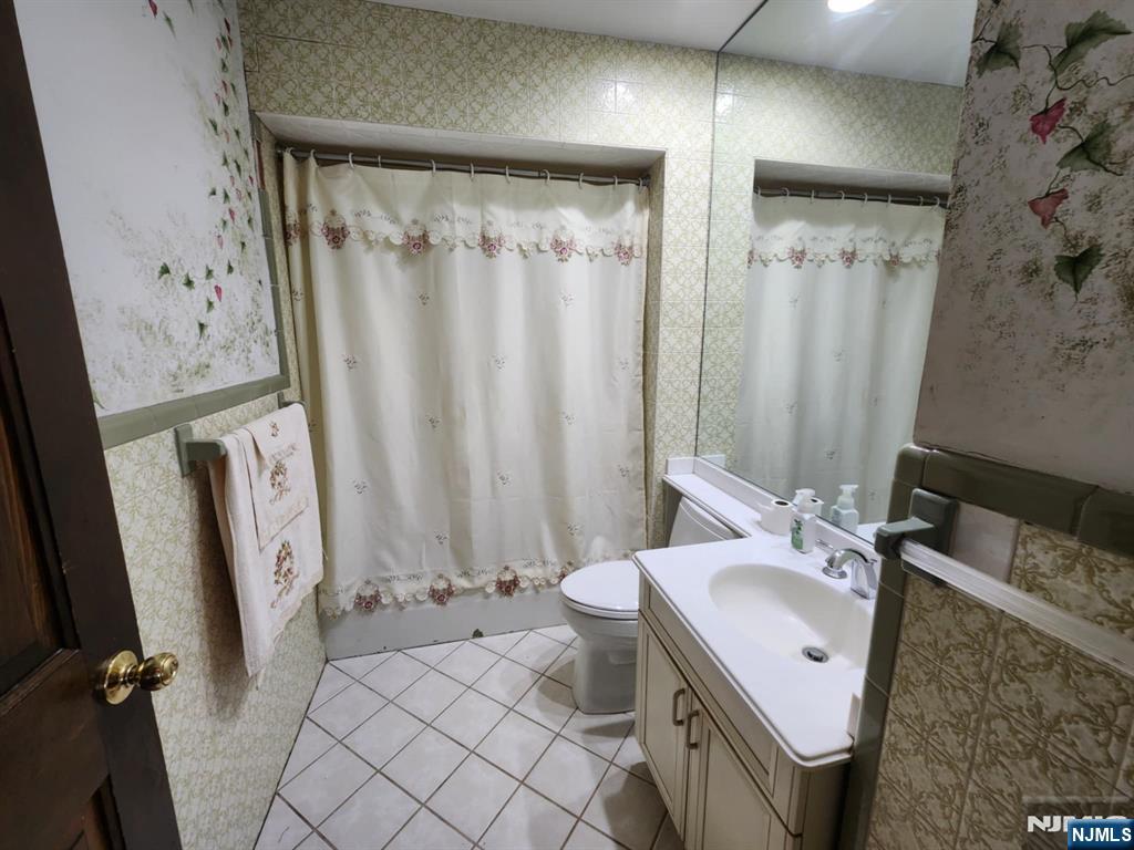 Nutley, New Jersey, 07110, United States, 4 Bedrooms Bedrooms, ,2 BathroomsBathrooms,Residential,For Sale,1916015