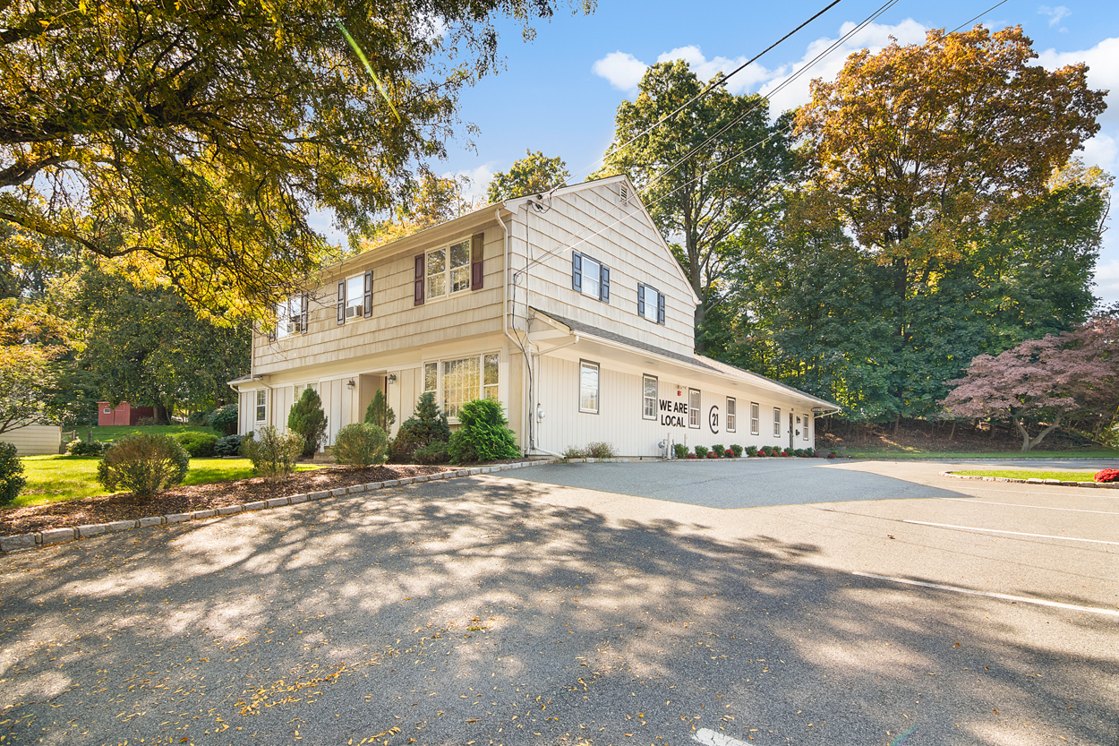 Parsippany, New Jersey, 07054, United States, 5 Bedrooms Bedrooms, ,4 BathroomsBathrooms,Residential,For Sale,1943476