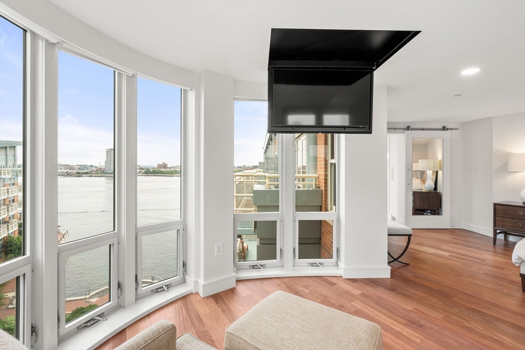 Boston, Massachusetts, 02109, United States, 3 Bedrooms Bedrooms, ,3 BathroomsBathrooms,Residential,For Sale,1990888