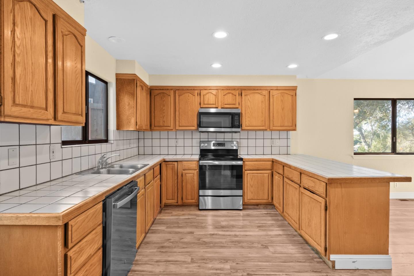 Aptos, California, 95003, United States, 3 Bedrooms Bedrooms, ,2 BathroomsBathrooms,Residential,For Sale,1997523