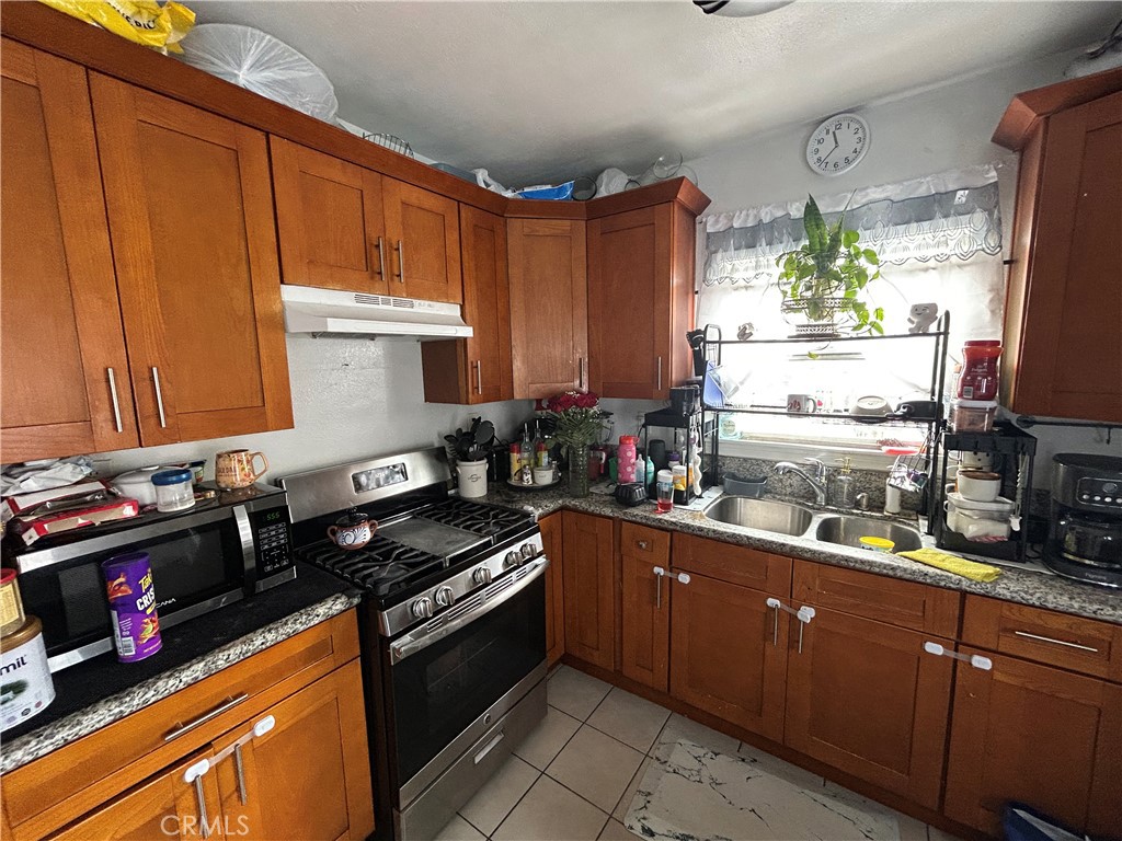 Los Angeles, California, 90011, United States, ,Residential,For Sale,1943623