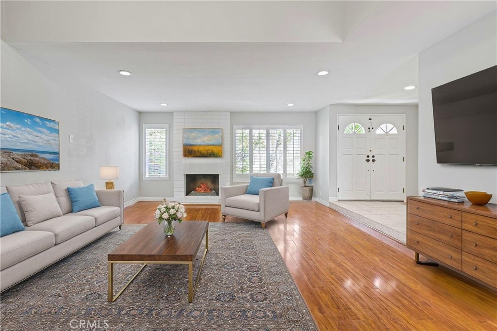 Irvine, California, 92604, United States, 3 Bedrooms Bedrooms, ,2 BathroomsBathrooms,Residential,For Sale,1903737
