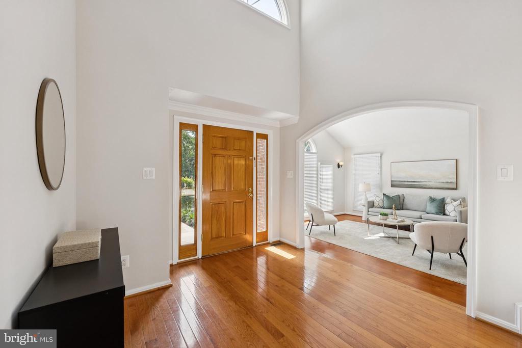 Fairfax Station, Virginia, 22039, United States, 5 Bedrooms Bedrooms, ,4 BathroomsBathrooms,Residential,For Sale,1887245