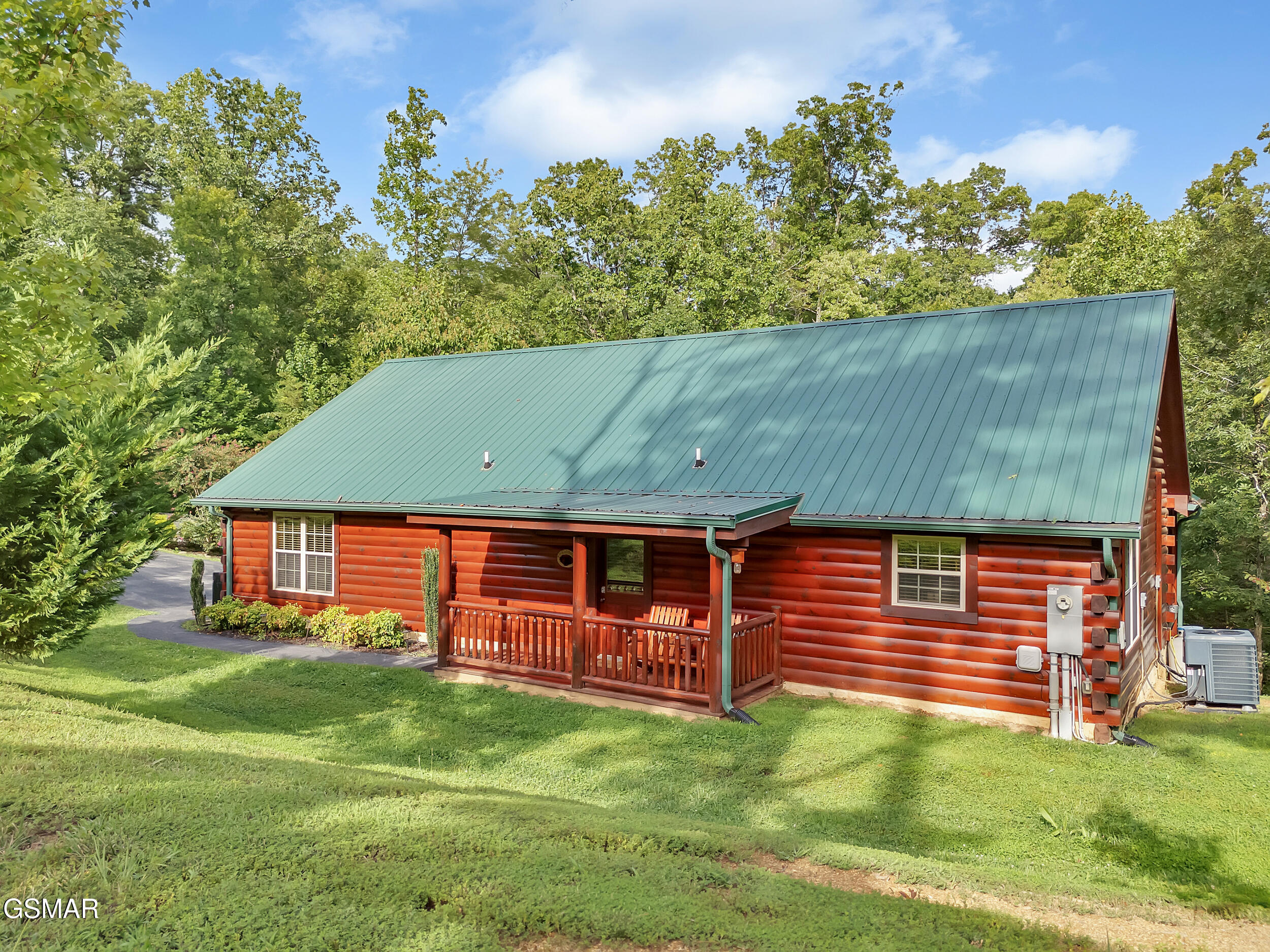 Pigeon Forge, Tennessee, 37876, United States, 4 Bedrooms Bedrooms, ,4 BathroomsBathrooms,Residential,For Sale,1944632