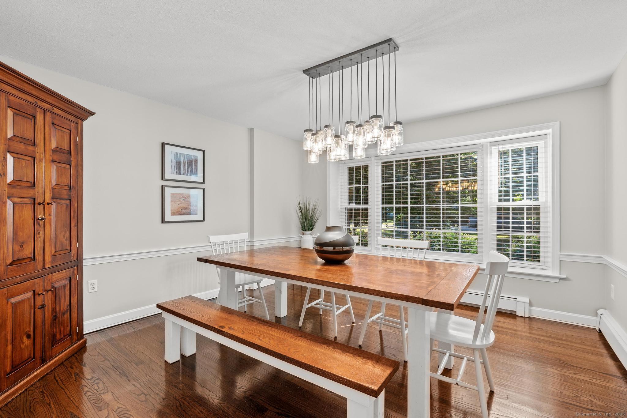 Simsbury, Connecticut, 06092, United States, 4 Bedrooms Bedrooms, ,3 BathroomsBathrooms,Residential,For Sale,1940650