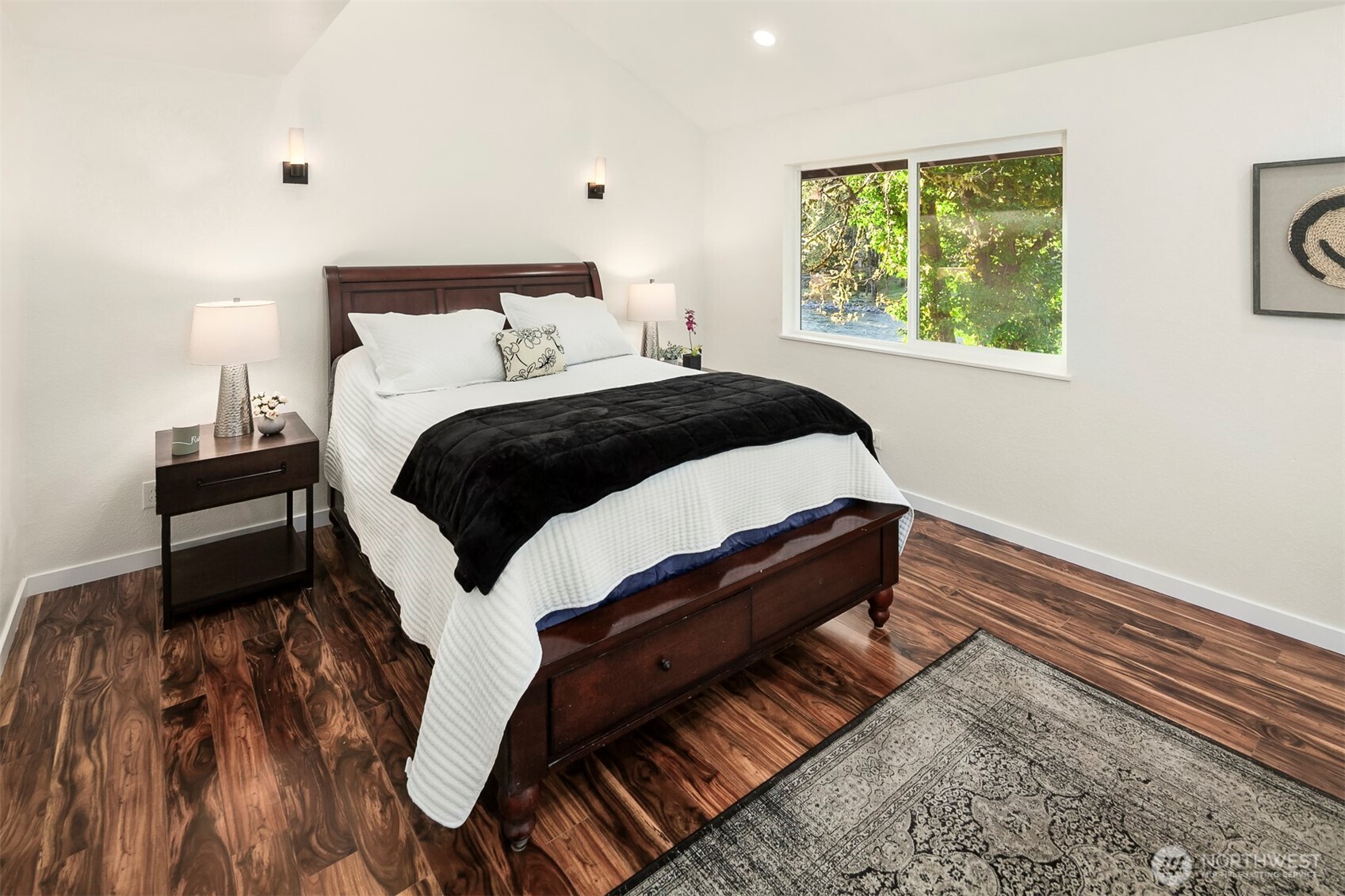 North Bend, Washington, 98045, United States, 3 Bedrooms Bedrooms, ,2 BathroomsBathrooms,Residential,For Sale,1989683