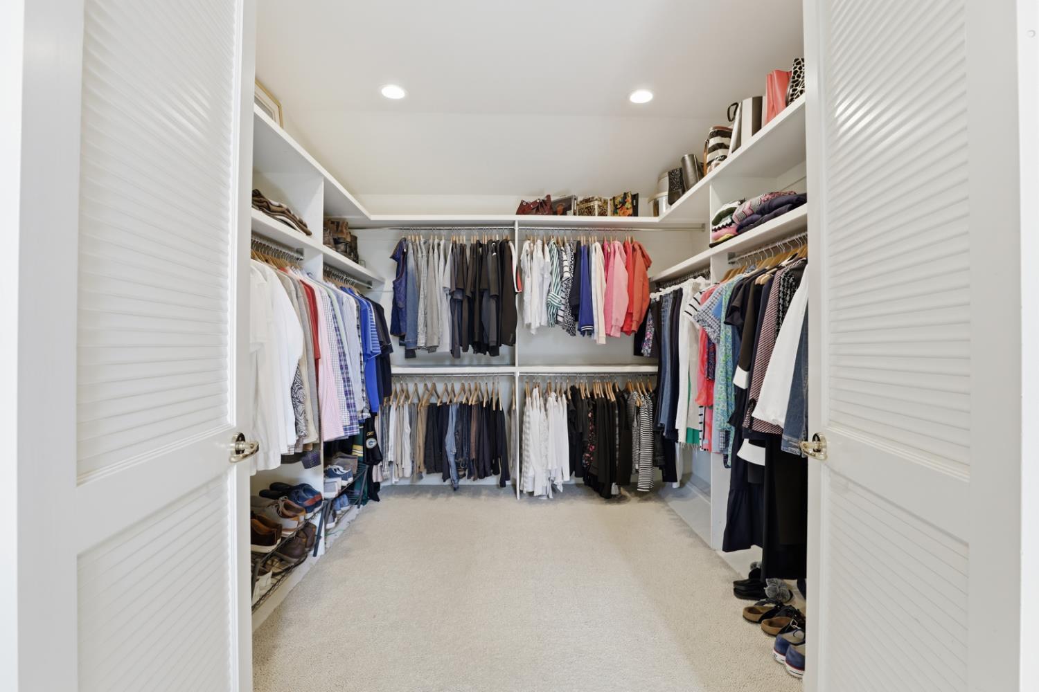 Gold River, California, 95670, United States, 4 Bedrooms Bedrooms, ,5 BathroomsBathrooms,Residential,For Sale,1987751