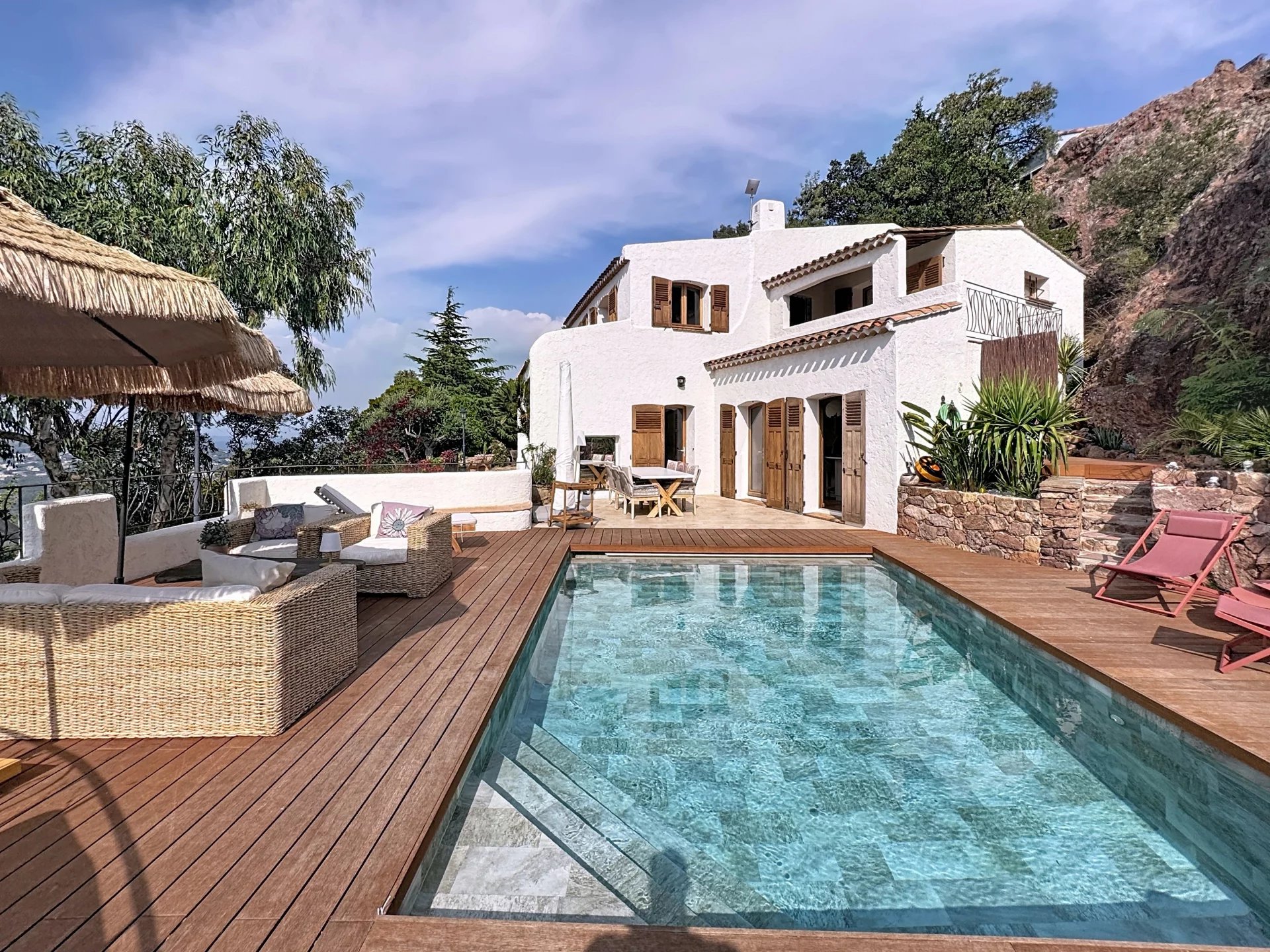 Fréjus, Provence-Alpes-Côte d’Azur, 83600, FR, 4 Bedrooms Bedrooms, ,8 BathroomsBathrooms,Residential,For Sale,1994397