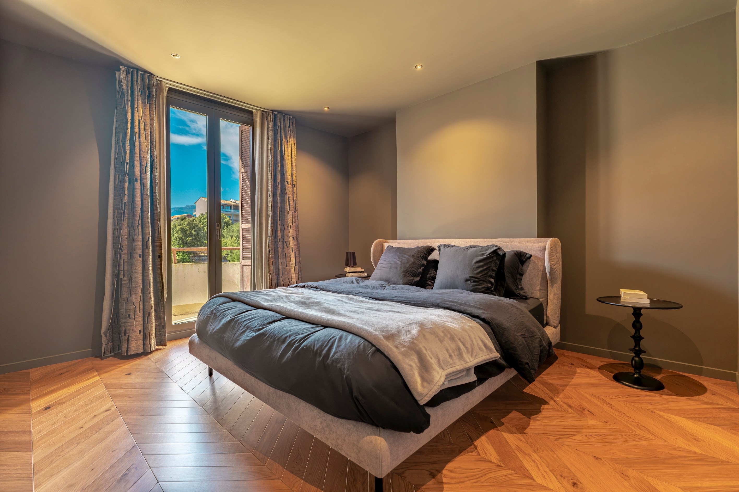  For sale : Renovated 130 sqm Art Deco Apartment on the Top Floor – Porto-Vecchio - 物件實景