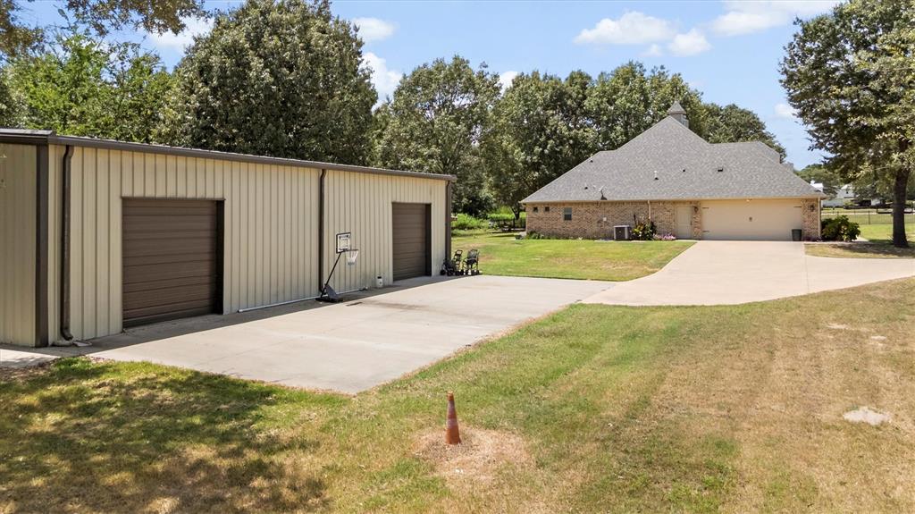 Lindale, Texas, 75771, United States, 4 Bedrooms Bedrooms, ,4 BathroomsBathrooms,Residential,For Sale,1903867