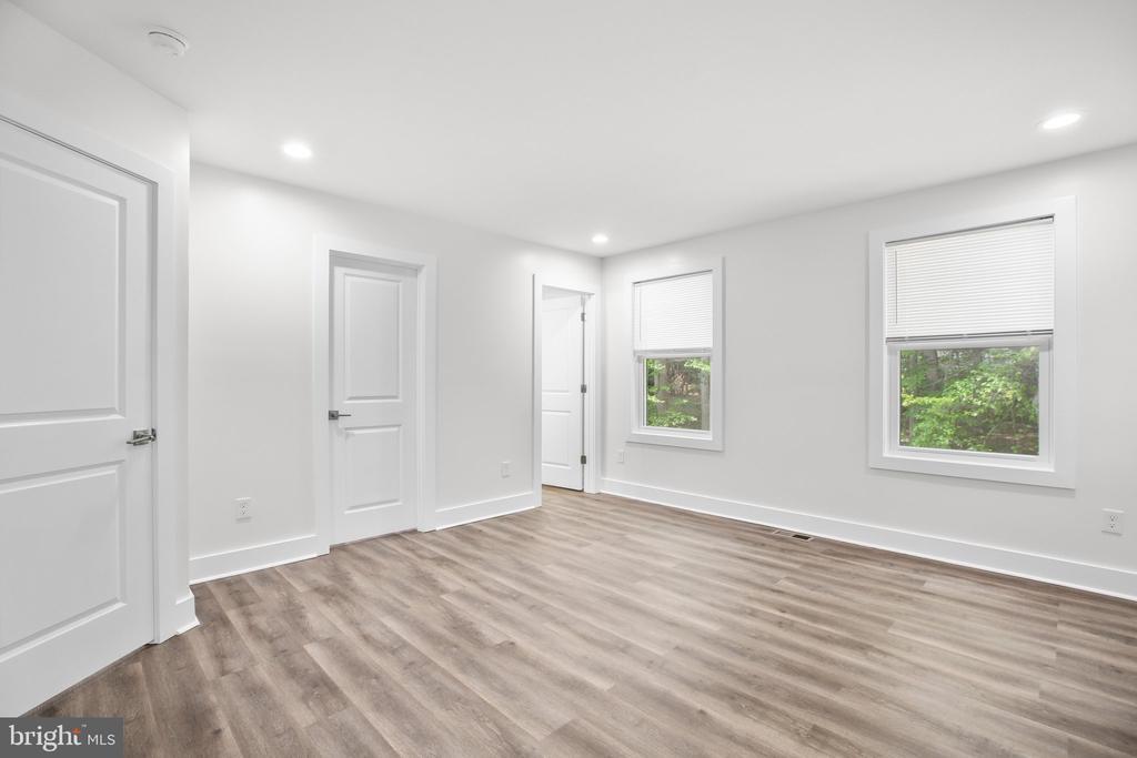Fredericksburg, Virginia, 22408, United States, 4 Bedrooms Bedrooms, ,4 BathroomsBathrooms,Residential,For Sale,1737760