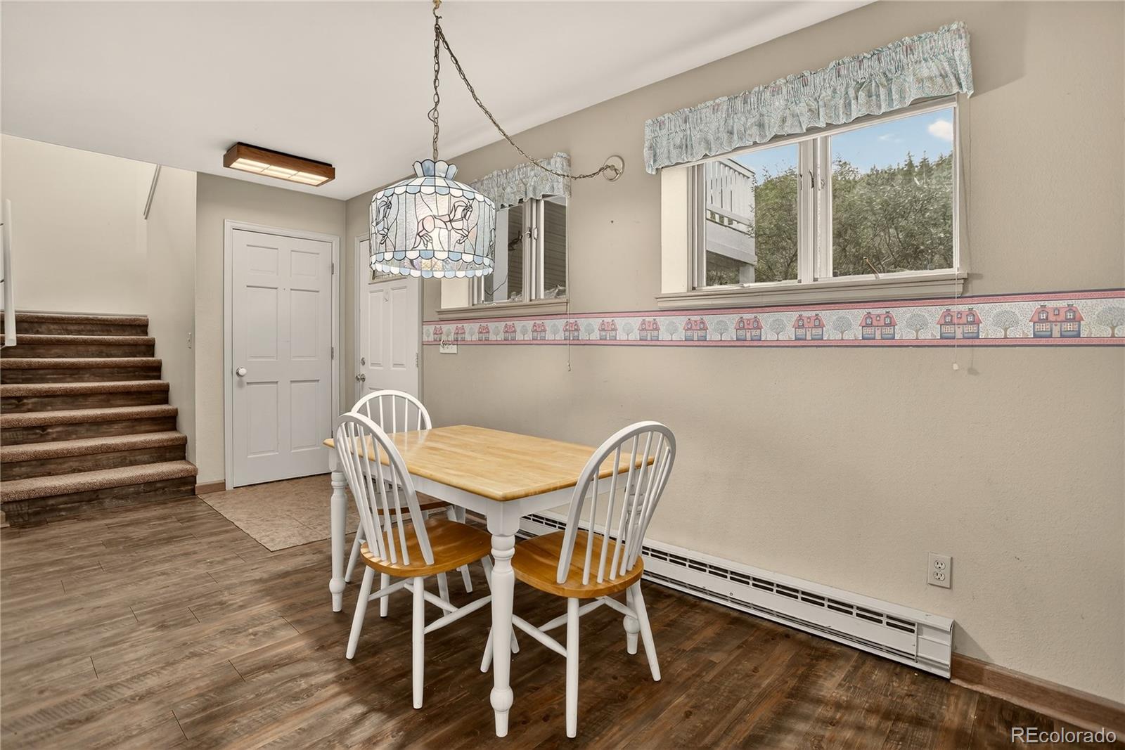 Evergreen, Colorado, 80439, United States, 2 Bedrooms Bedrooms, ,4 BathroomsBathrooms,Residential,For Sale,1951155