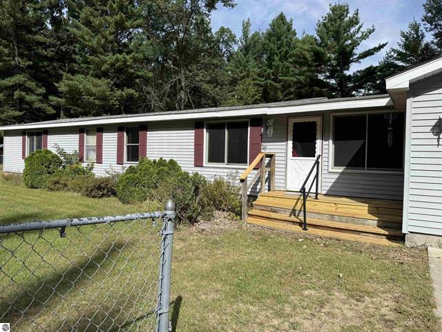 Gladwin Rd, Prudenville, MI 48651