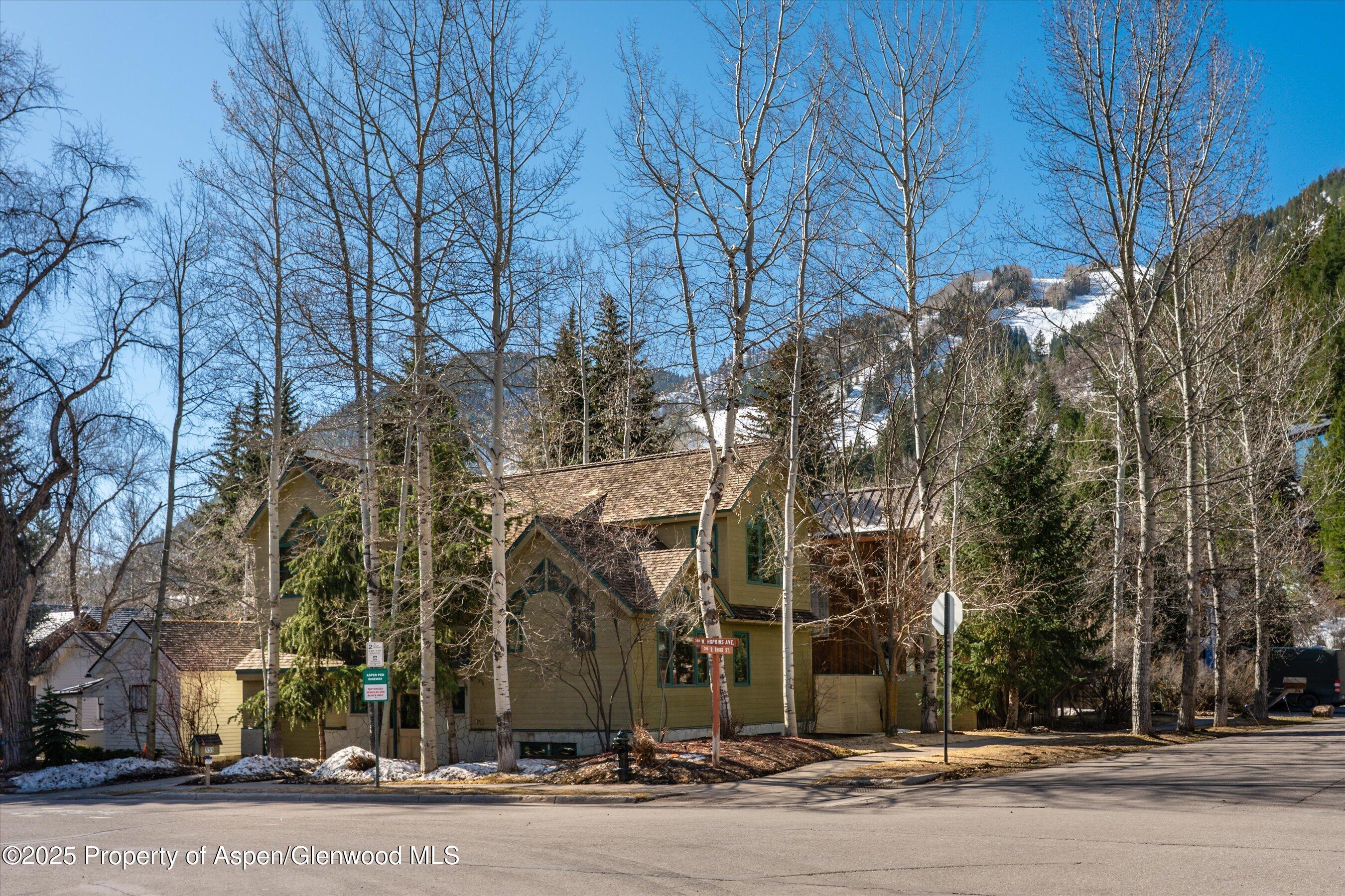 Aspen, Colorado, 81611, United States, 3 Bedrooms Bedrooms, ,4 BathroomsBathrooms,Residential,For Sale,1779623