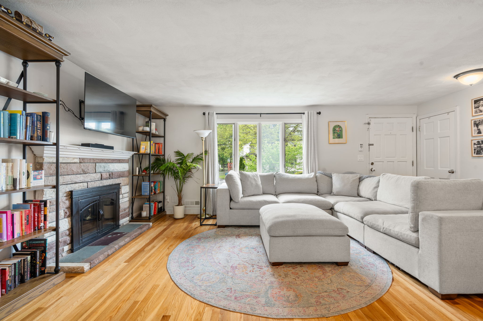  2 Forbes Road, Canton, MA, 02021 - 物件實景
