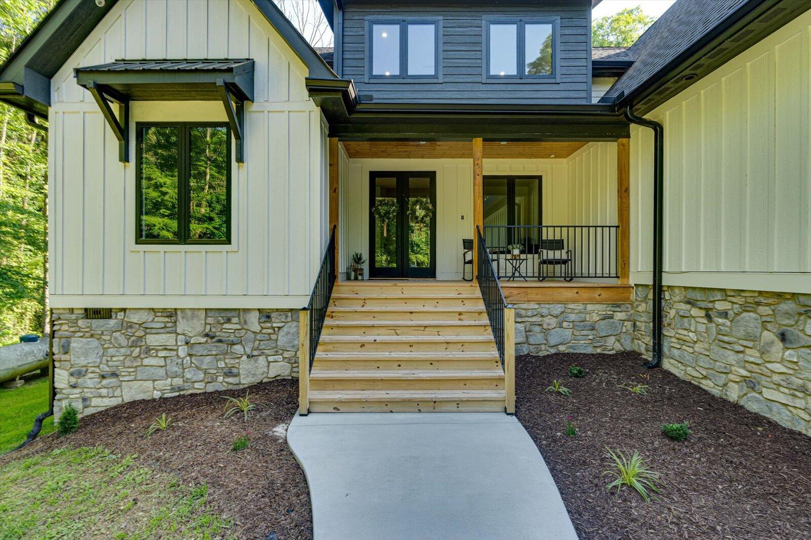 Whitwell, Tennessee, 37397, United States, 3 Bedrooms Bedrooms, ,3 BathroomsBathrooms,Residential,For Sale,1923517