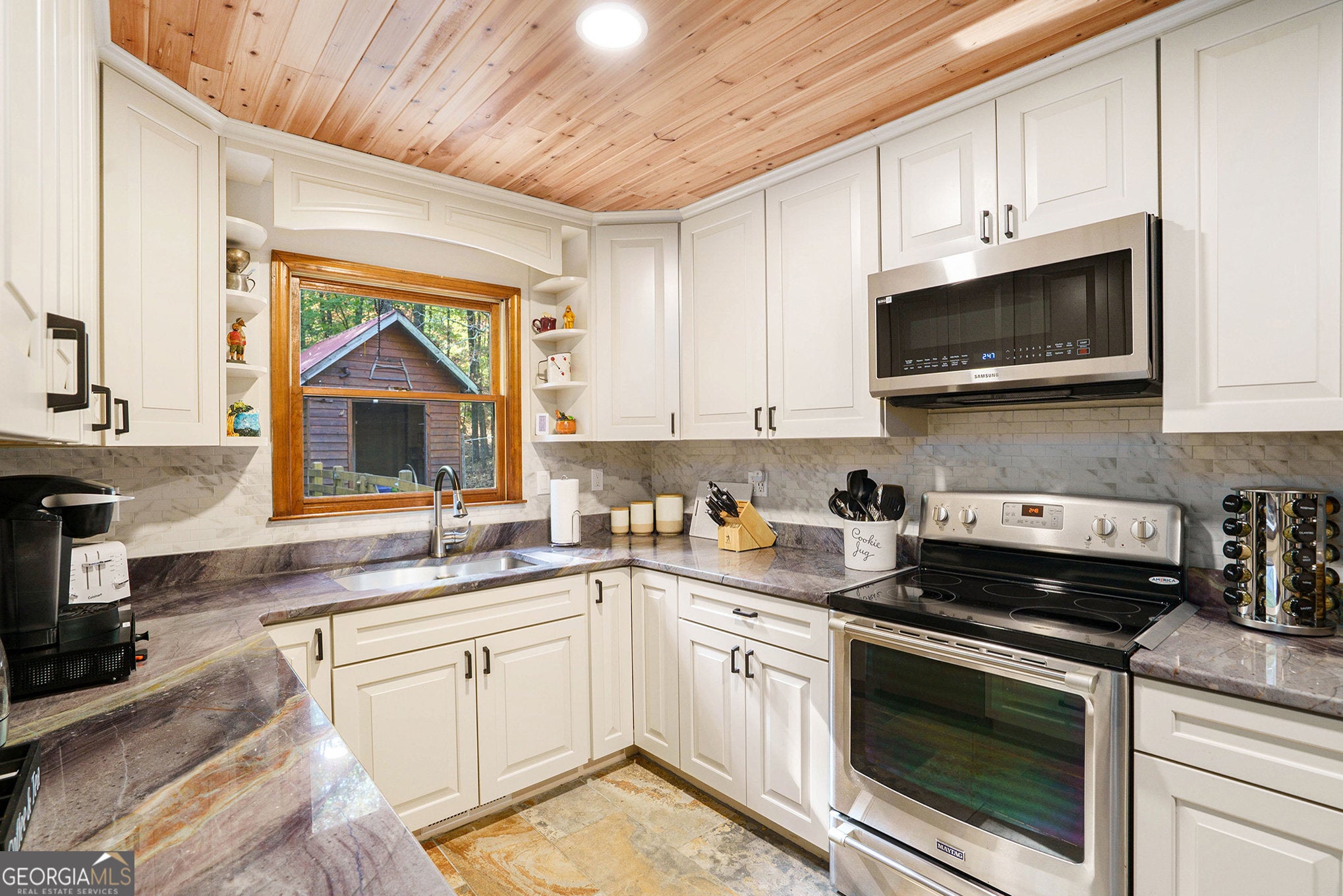 Blue Ridge, Georgia, 30513, United States, 3 Bedrooms Bedrooms, ,3 BathroomsBathrooms,Residential,For Sale,1969724