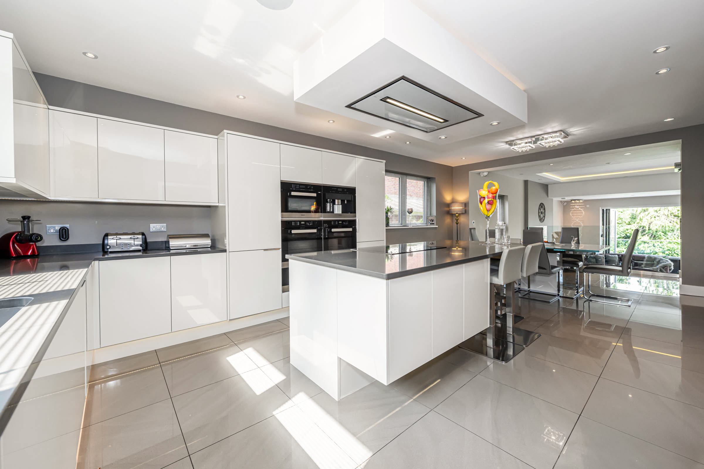  A Newly Refurbished Detached House on the Haymills Estate - 物件實景
