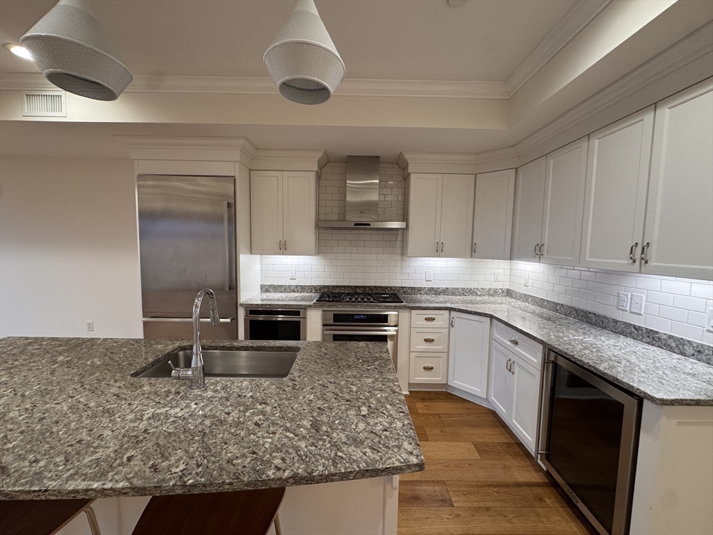 Boston, Massachusetts, 02129, United States, 3 Bedrooms Bedrooms, ,3 BathroomsBathrooms,Residential,For Sale,1883485