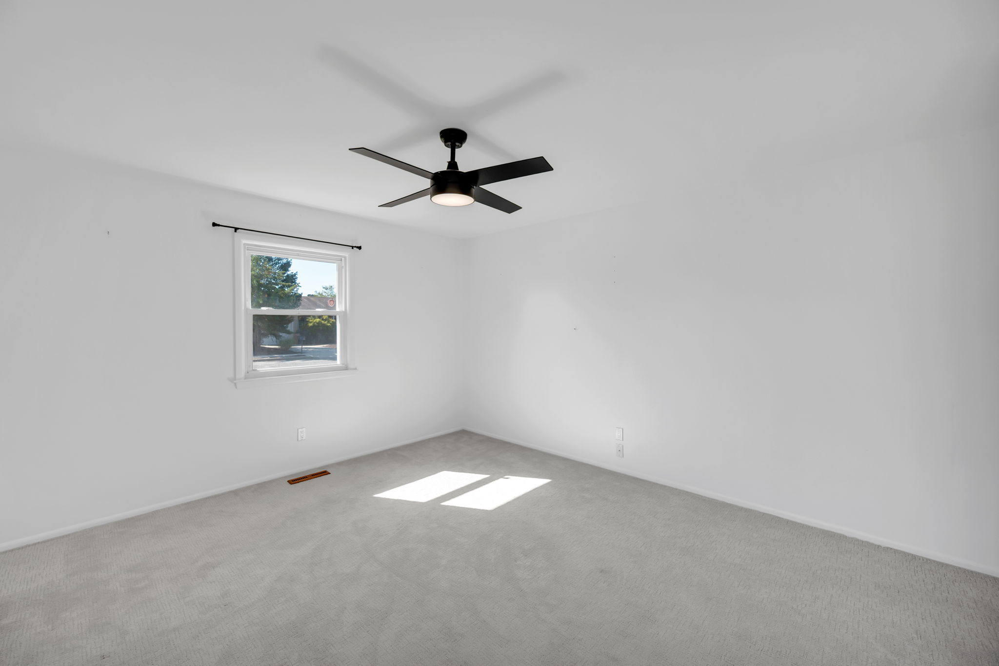  Sunny and Bright Yorkshire Model in Silver Ridge Park West - 物件實景