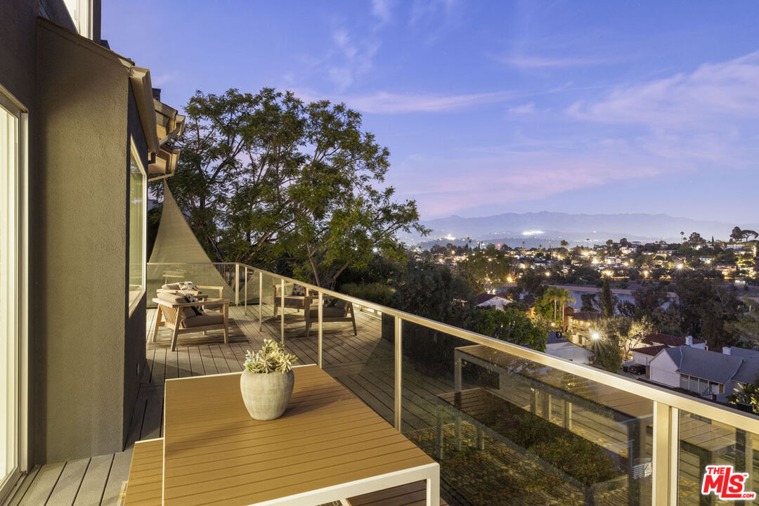 Los Angeles, California, 90039, United States, 3 Bedrooms Bedrooms, ,4 BathroomsBathrooms,Residential,For Sale,1934382