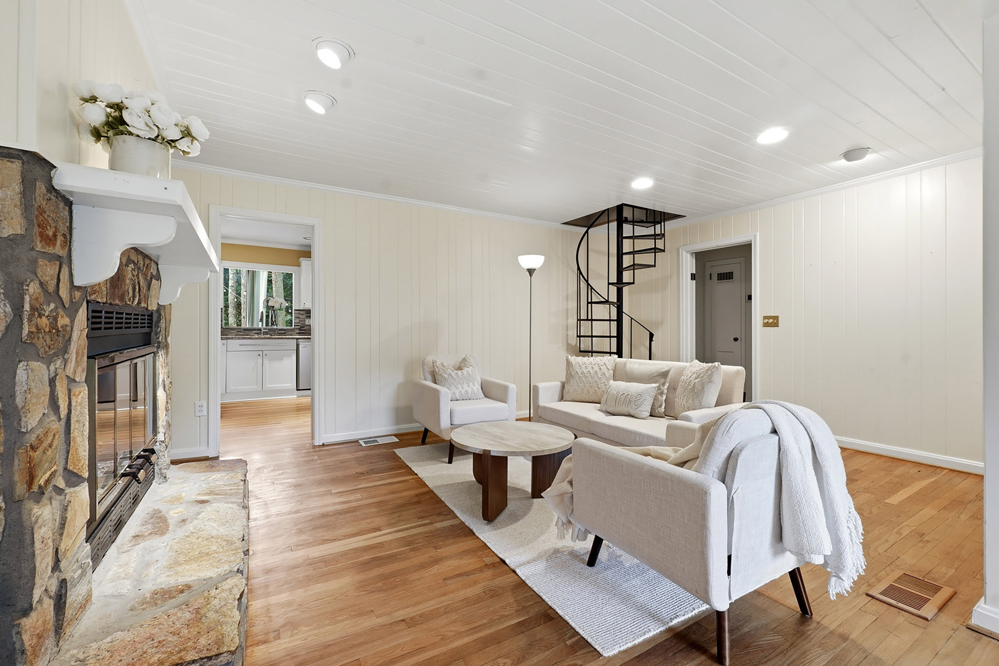  Incredible Deep Level Sought-After Lavista Park Lot - 物件實景