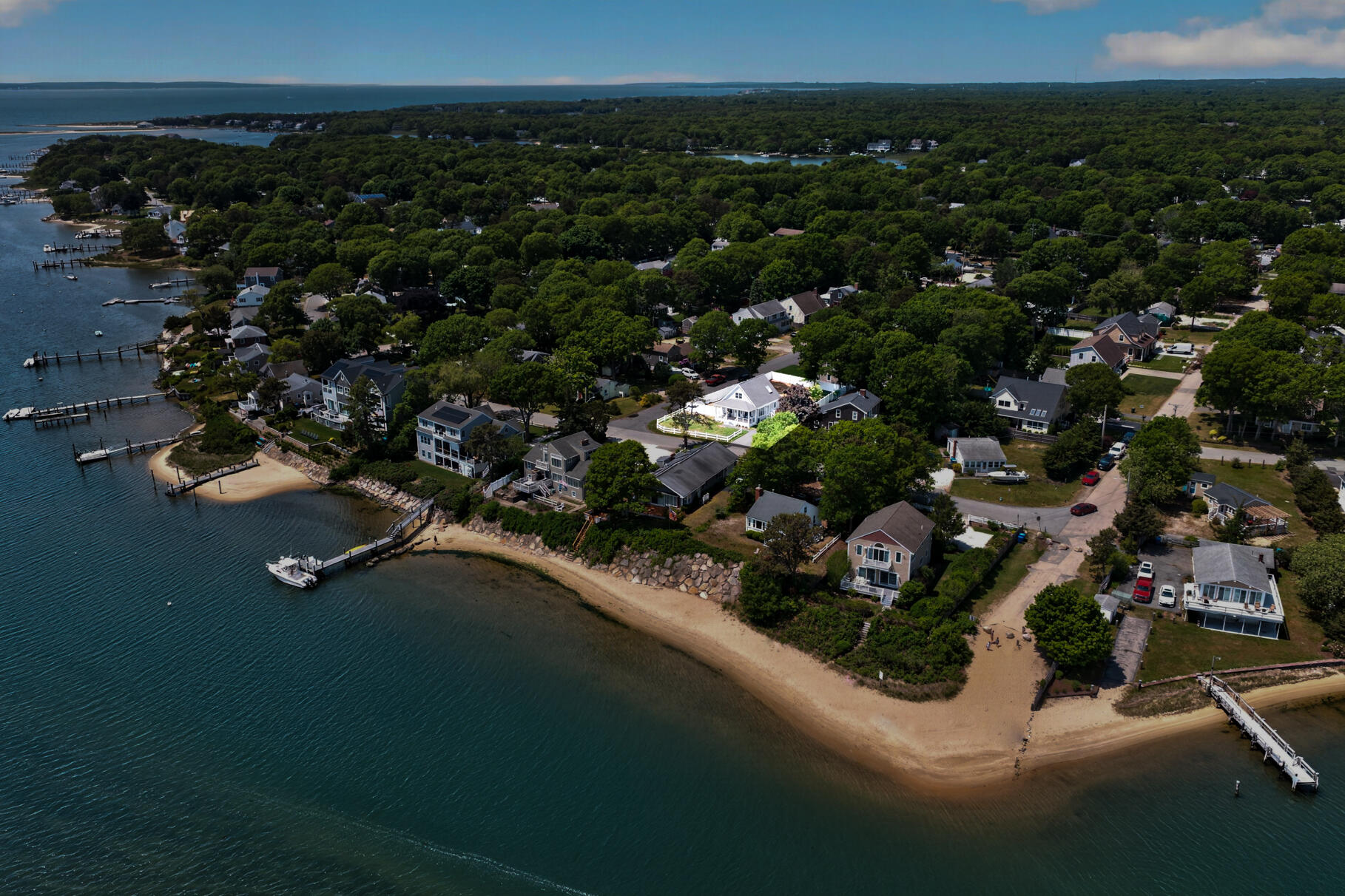  245 Edgewater Drive E - 物件實景