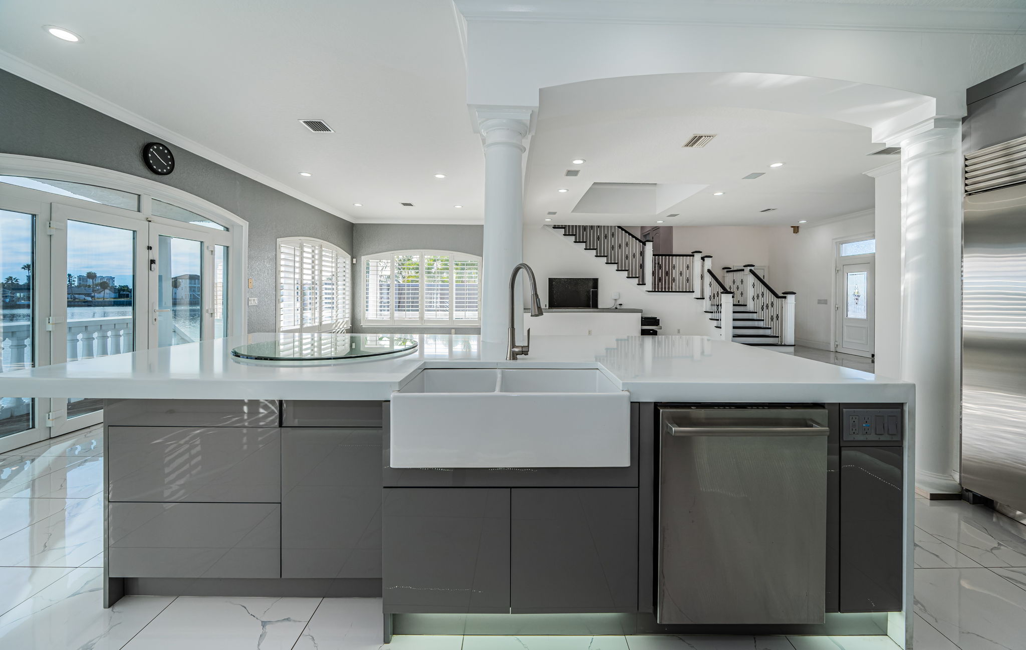 St Petersburg, Florida, 33707, United States, 4 Bedrooms Bedrooms, ,3 BathroomsBathrooms,Residential,For Sale,1992370