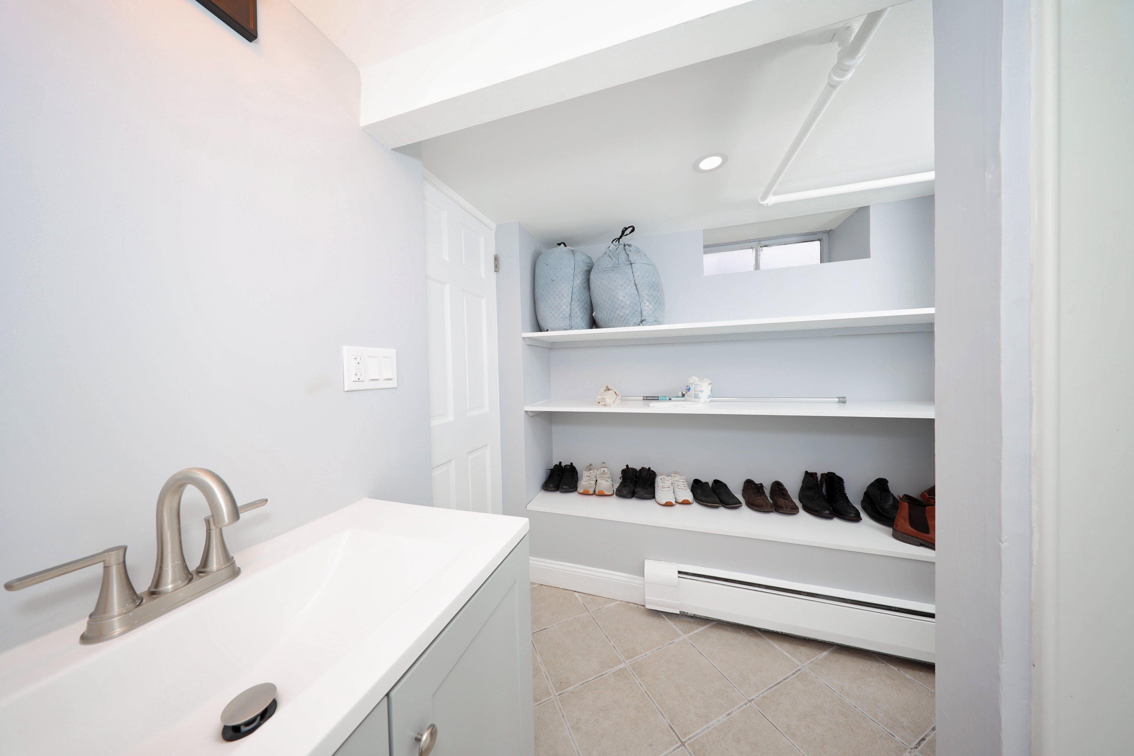 Bridgeport, Connecticut, 06606, United States, 5 Bedrooms Bedrooms, ,3 BathroomsBathrooms,Residential,For Sale,1930602