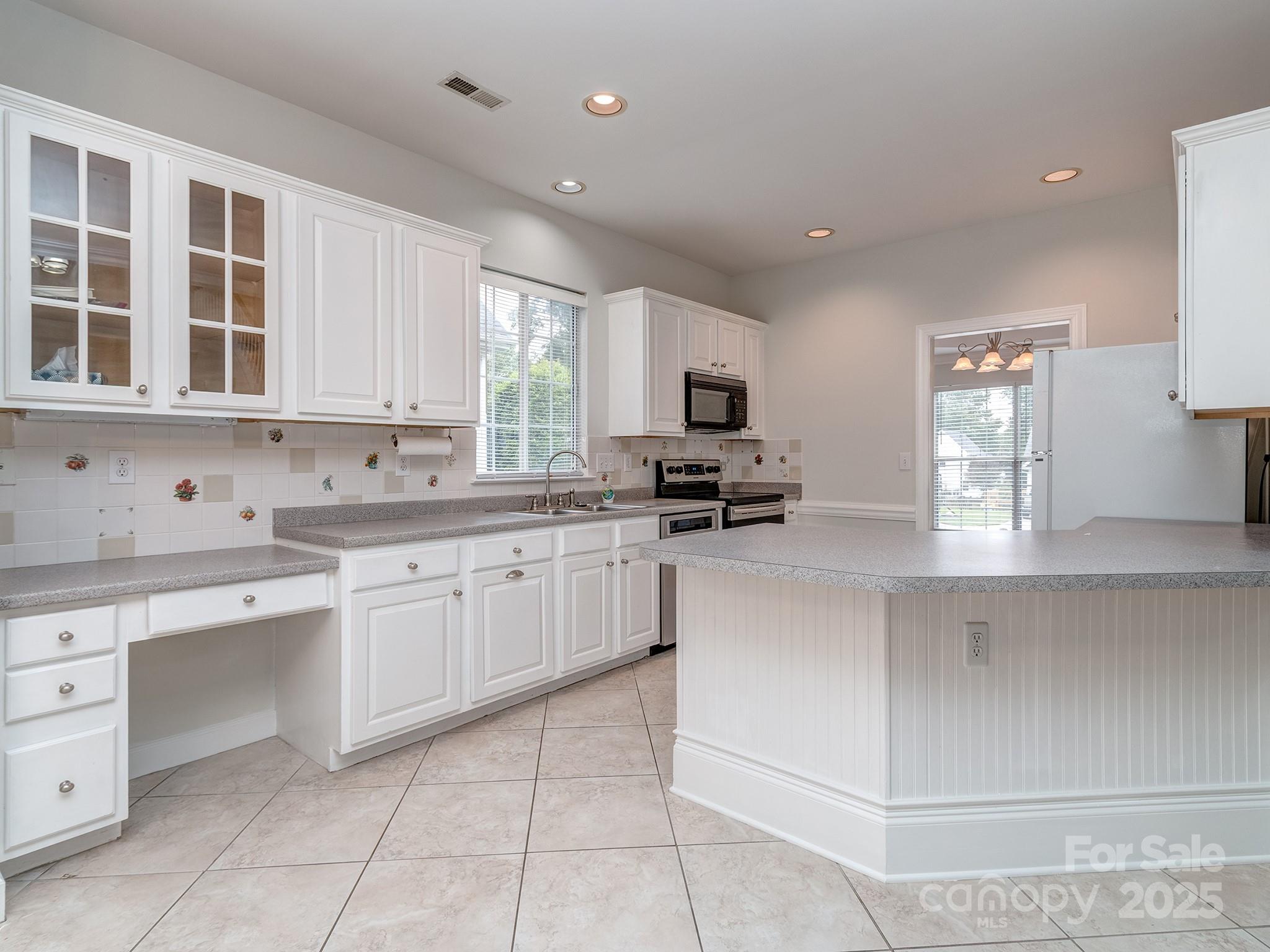 Charlotte, North Carolina, 28270, United States, 4 Bedrooms Bedrooms, ,3 BathroomsBathrooms,Residential,For Sale,1913389