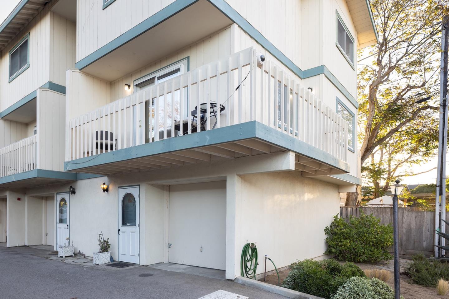 Monterey, California, 93940, United States, 2 Bedrooms Bedrooms, ,2 BathroomsBathrooms,Residential,For Sale,1971180